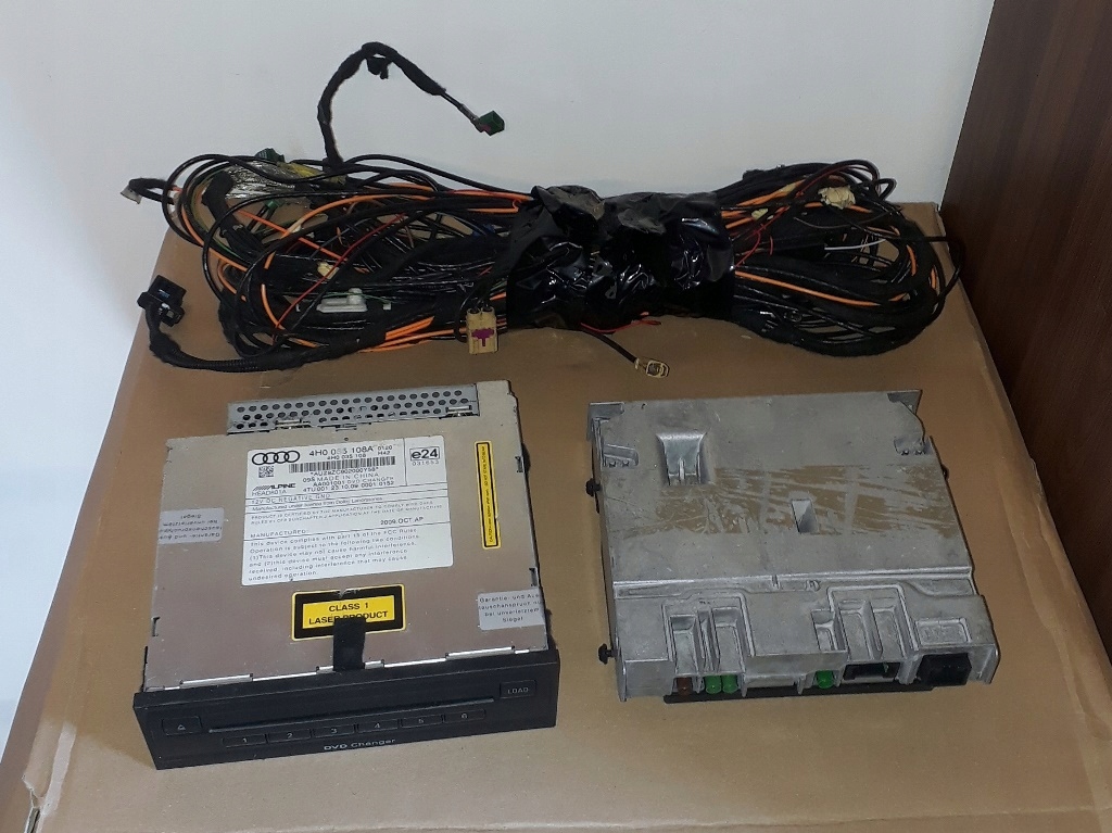 4H0035108A - УСТАНОВКА 4Х0035108А АУДИ ТЮНЕРА ТВ ДВД ЧЕЙНДЖЕРА