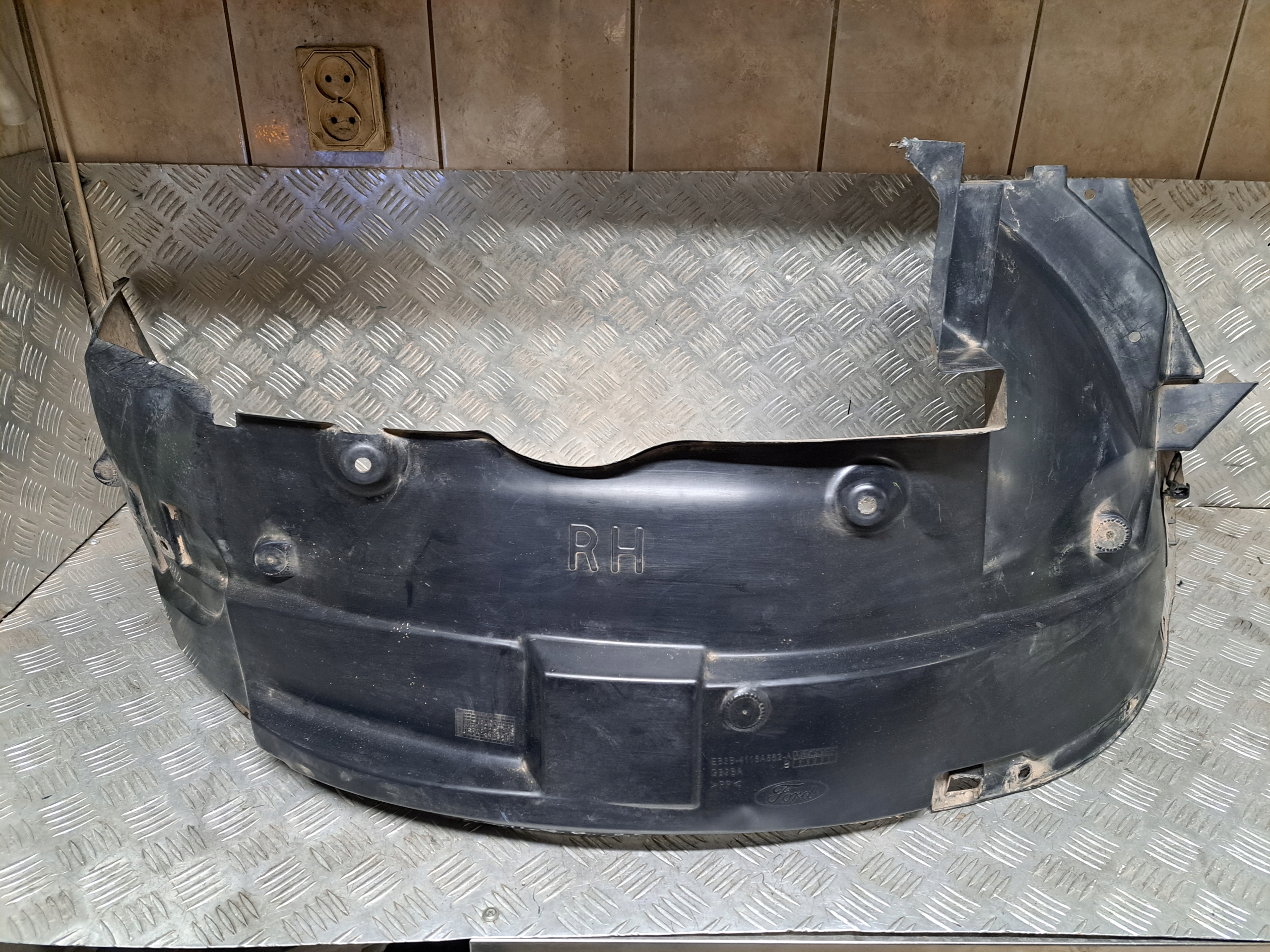 FORD RANGER 2017 R NADKOLE PRAWE PRZÓD Numer katalogowy części EB3B-4116A562-A