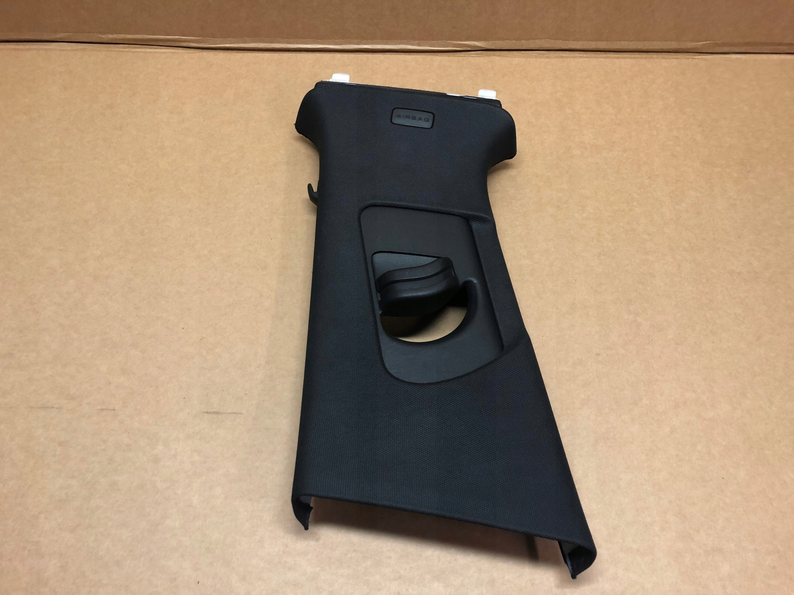 AUDI A4 8W B9 SLINE накладка левая 8W0867243C