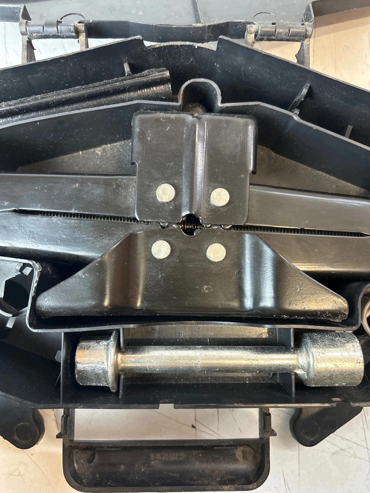 Cric Wklad Roues de la roue de secours Renault Trafic II Vivaro A