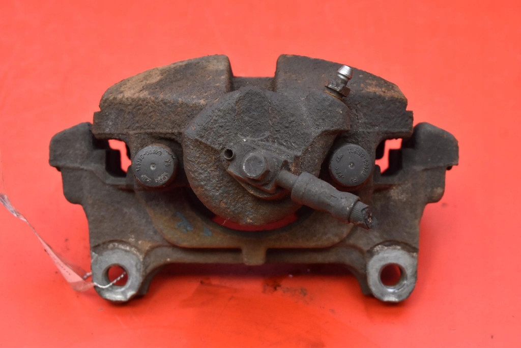 caliper brake right front VW PASSAT B7 2.0 TDI 170 KM sedan 10-15