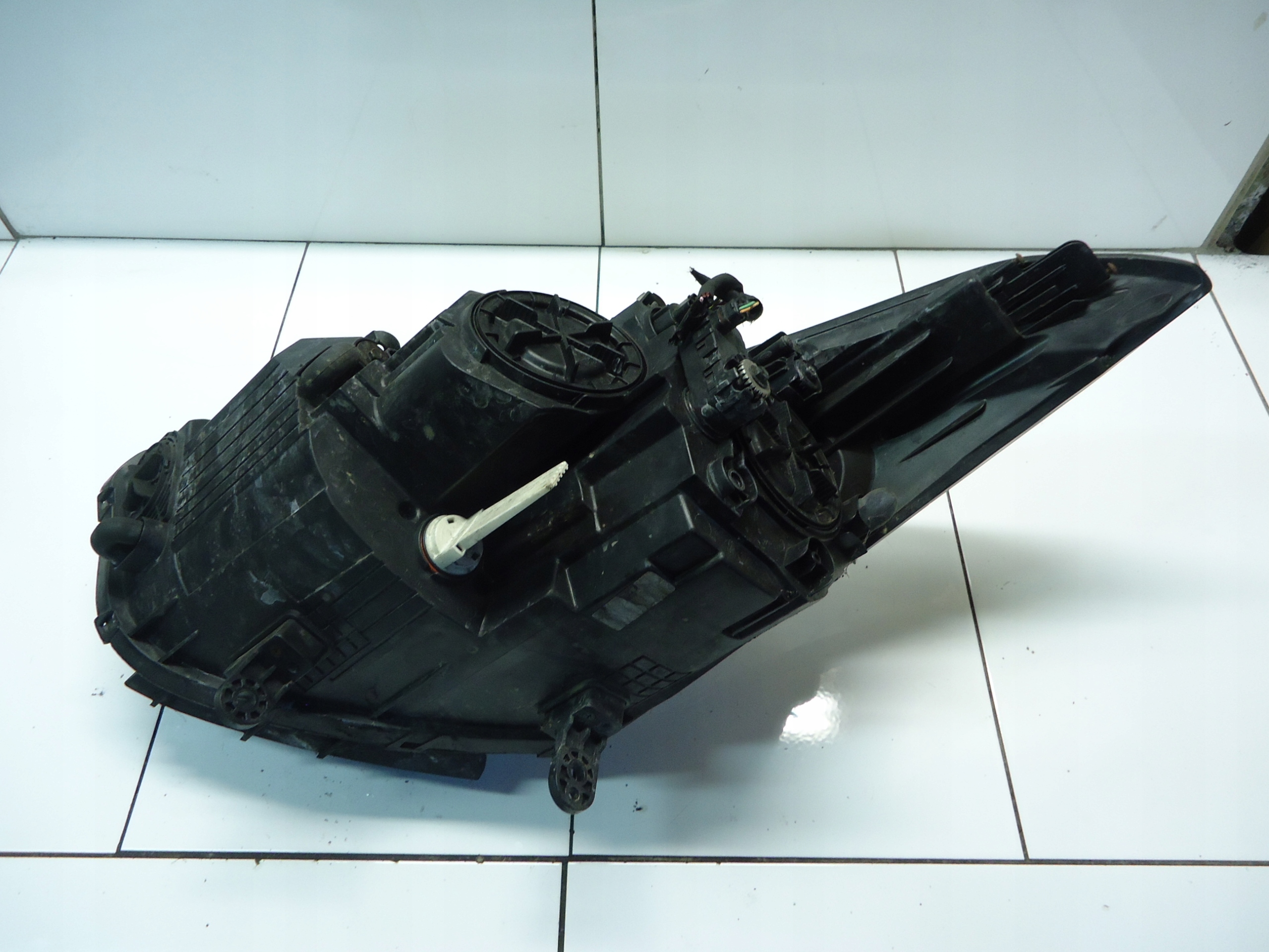 HYUNDAI I40 light right front 92102-3ZXXX