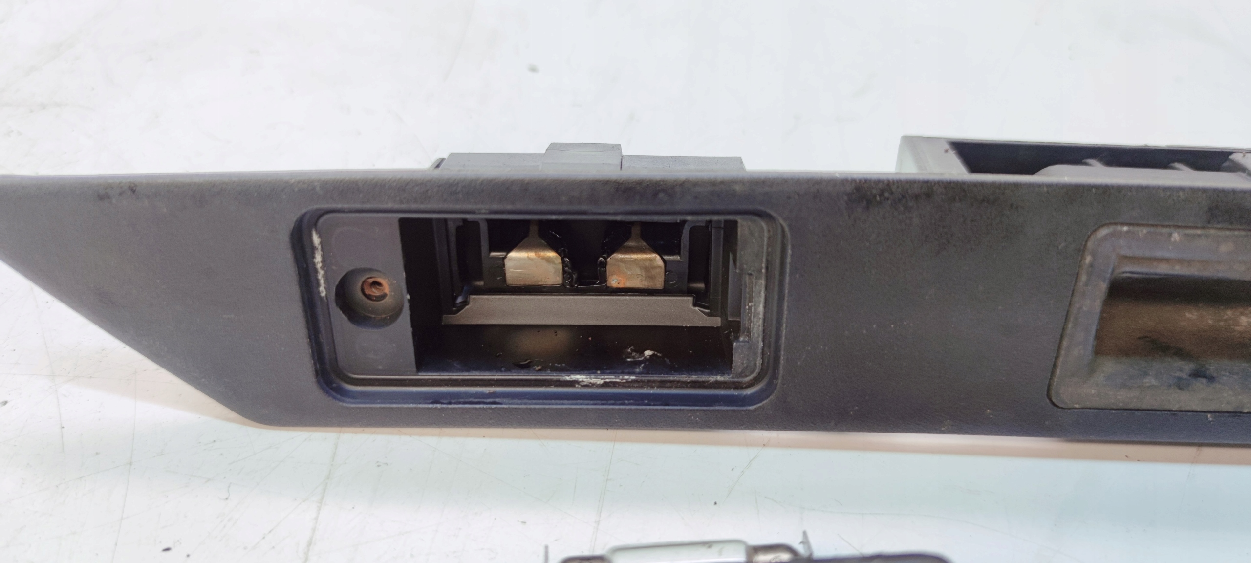 PODSWIETLENIE PANNEAU COUVERTURE AUDI A3 8P 8P0827574 *2*