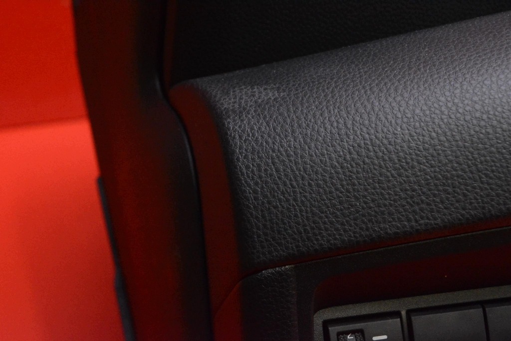 dashboard instrument panel console cockpit airbag EU 55302-K0060 TOYOTA YARIS 4 IV GR