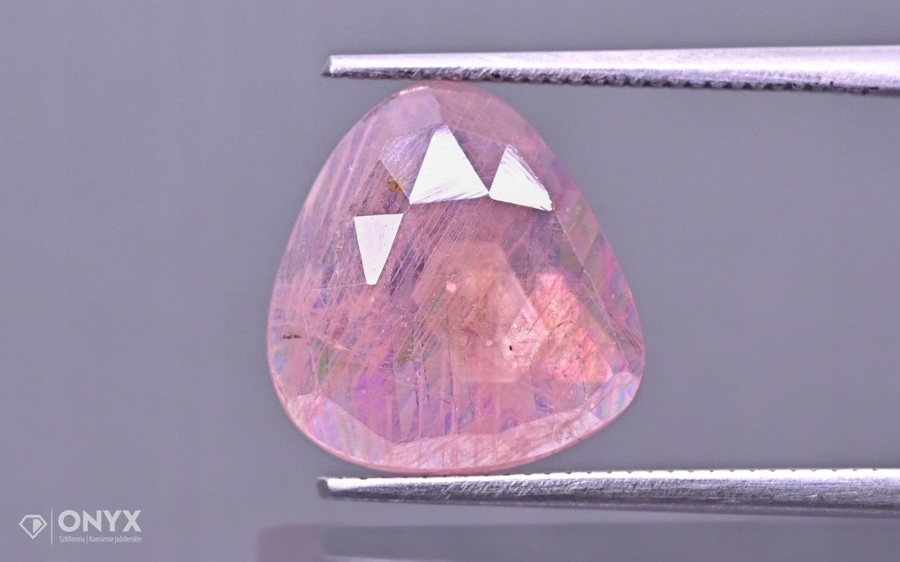 Turmalín nepravidelná fazetovaná rozeta 11,5x11 mm