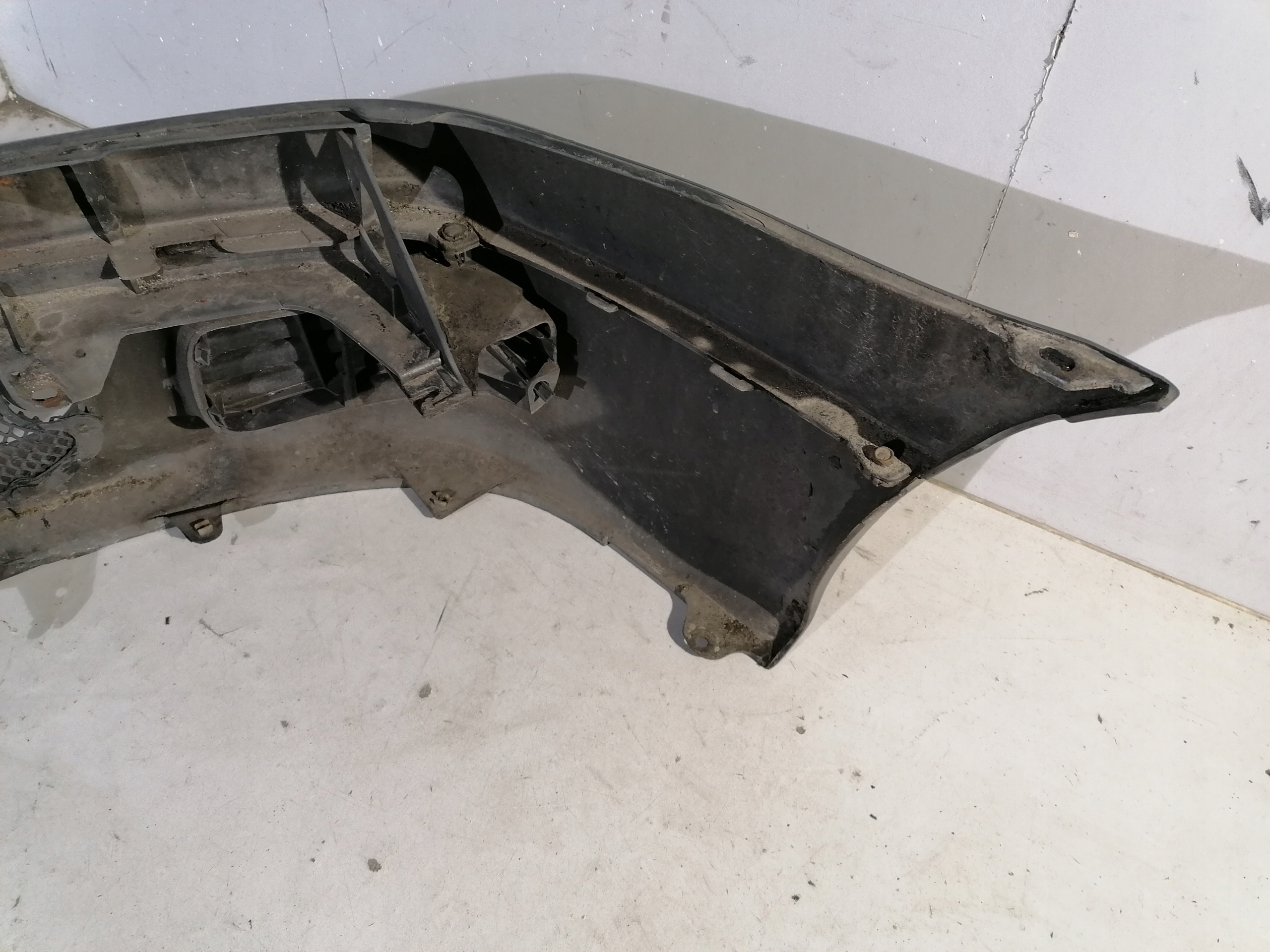 Toyota Avensis and T22 bumper front front