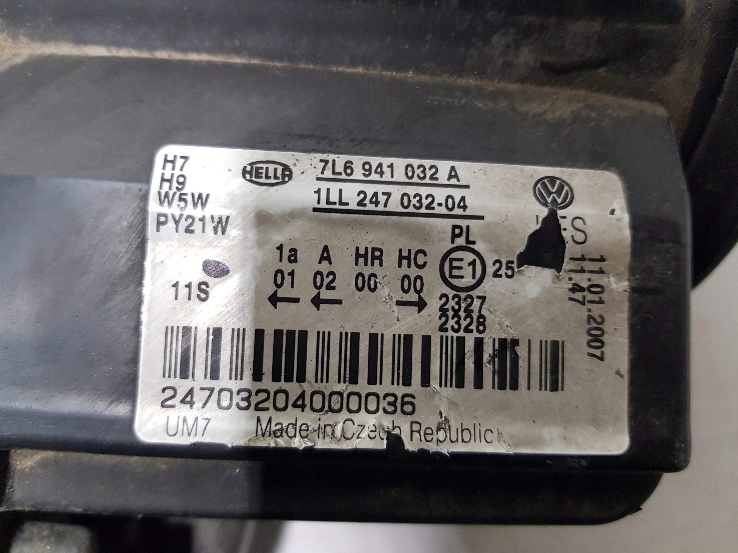VW TOUAREG LIFT 7L light right front 7L6941032A UK