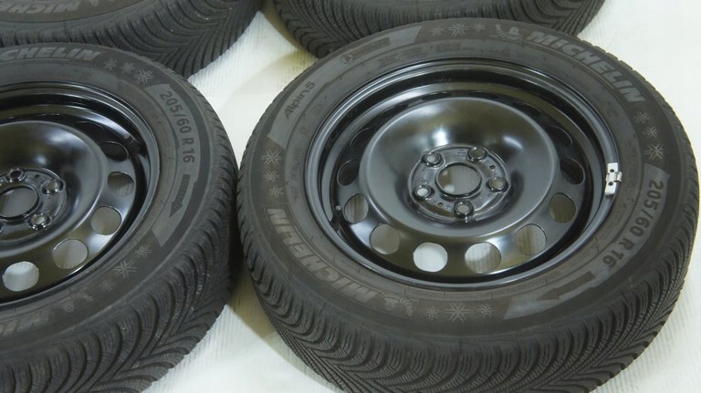 Koła K5338 VW Audi 5x112 205/60R16 et43 6Jx16 Rodzaj felg Stalowe