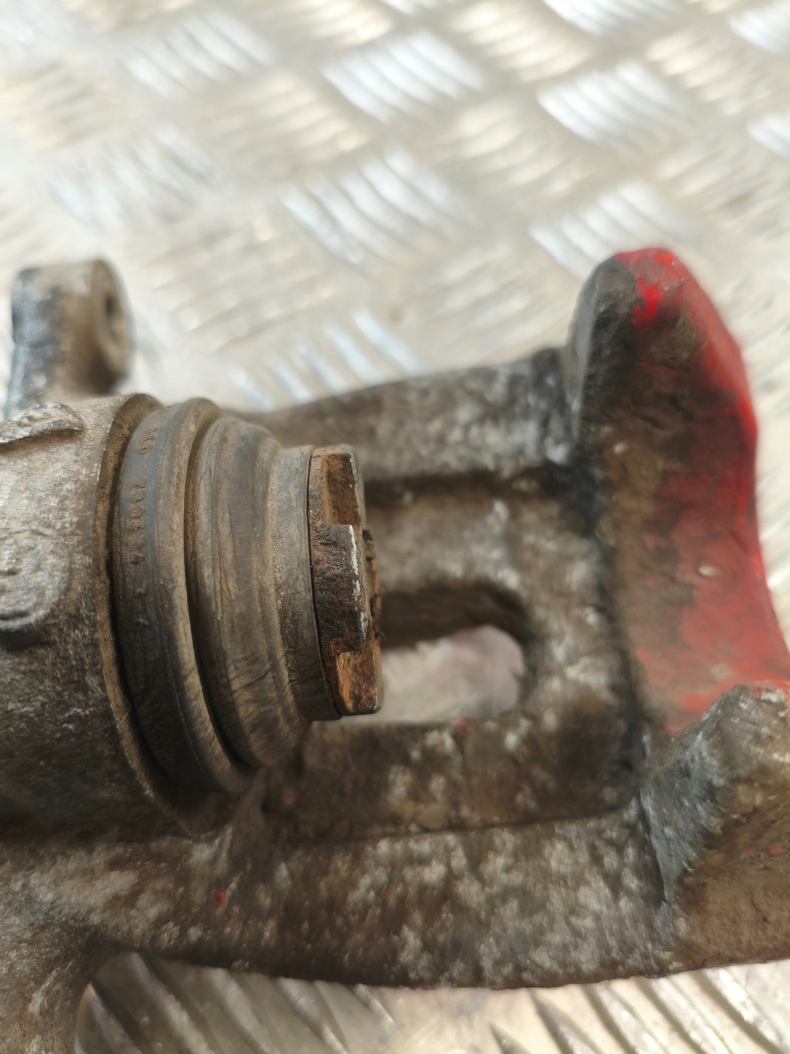 caliper rear part left RENAULT MEGANE II 2 2.0T