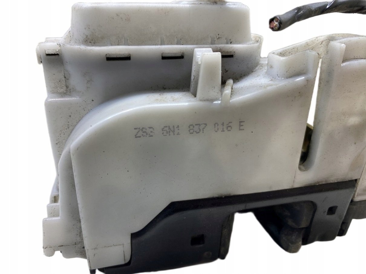 lock door right front VW POLO III 6N2 4 PIN 6N1837016E