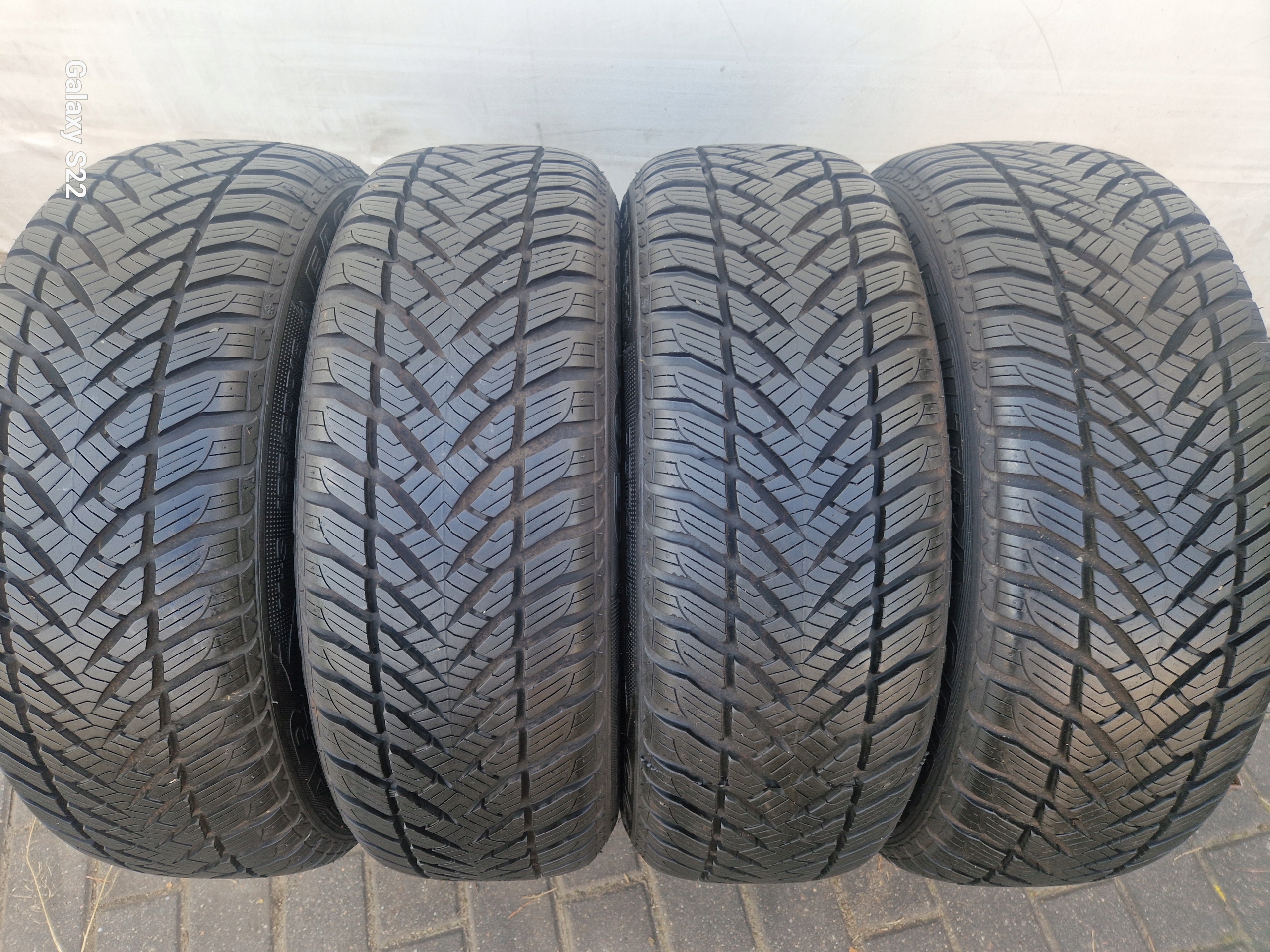 185/60/16 185/60r16 Goodyear Eagle Ultra Grip GW-3 RSC BMW