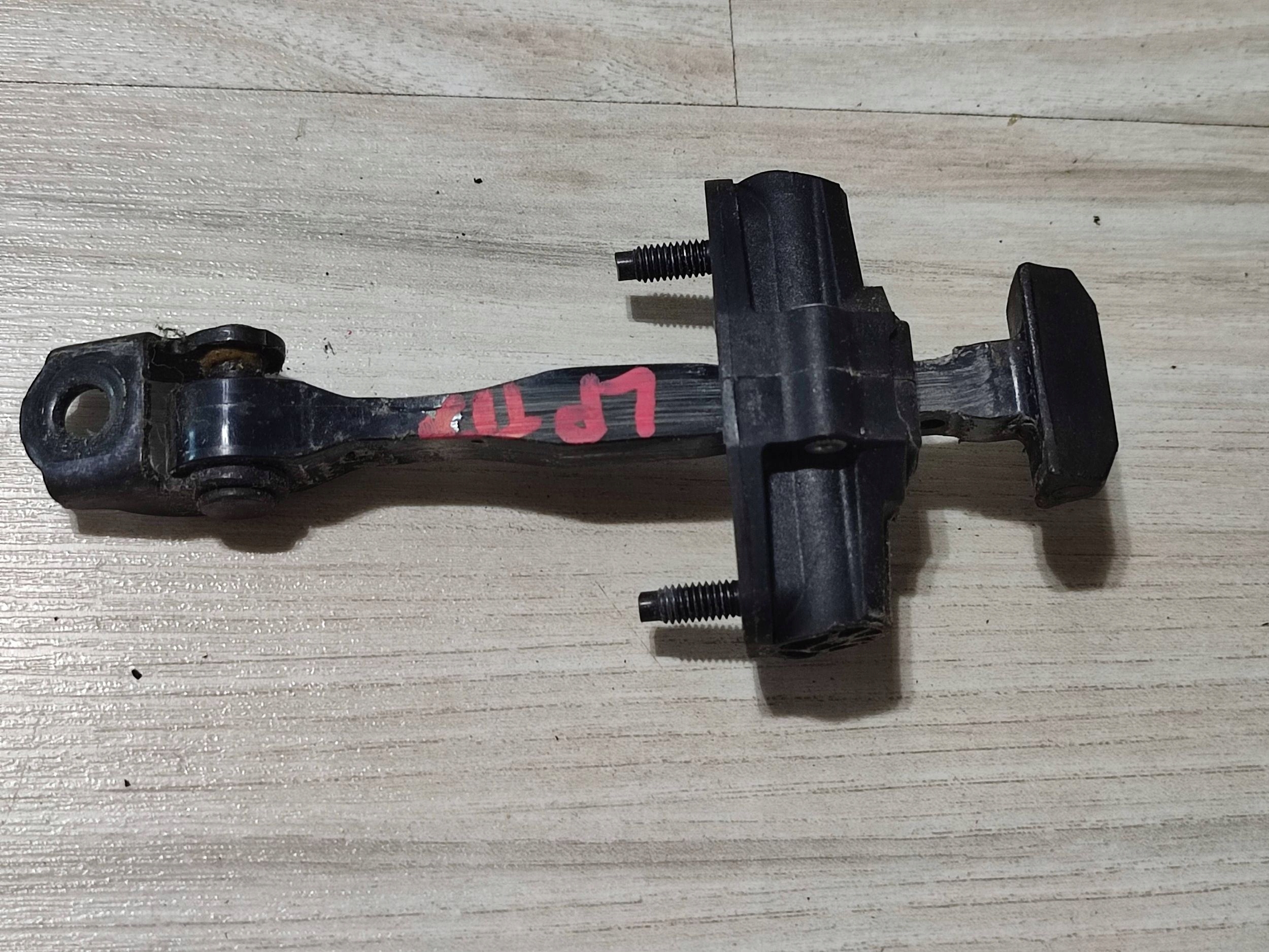 Fiat Tipo 2018 front side left limiter door przednich