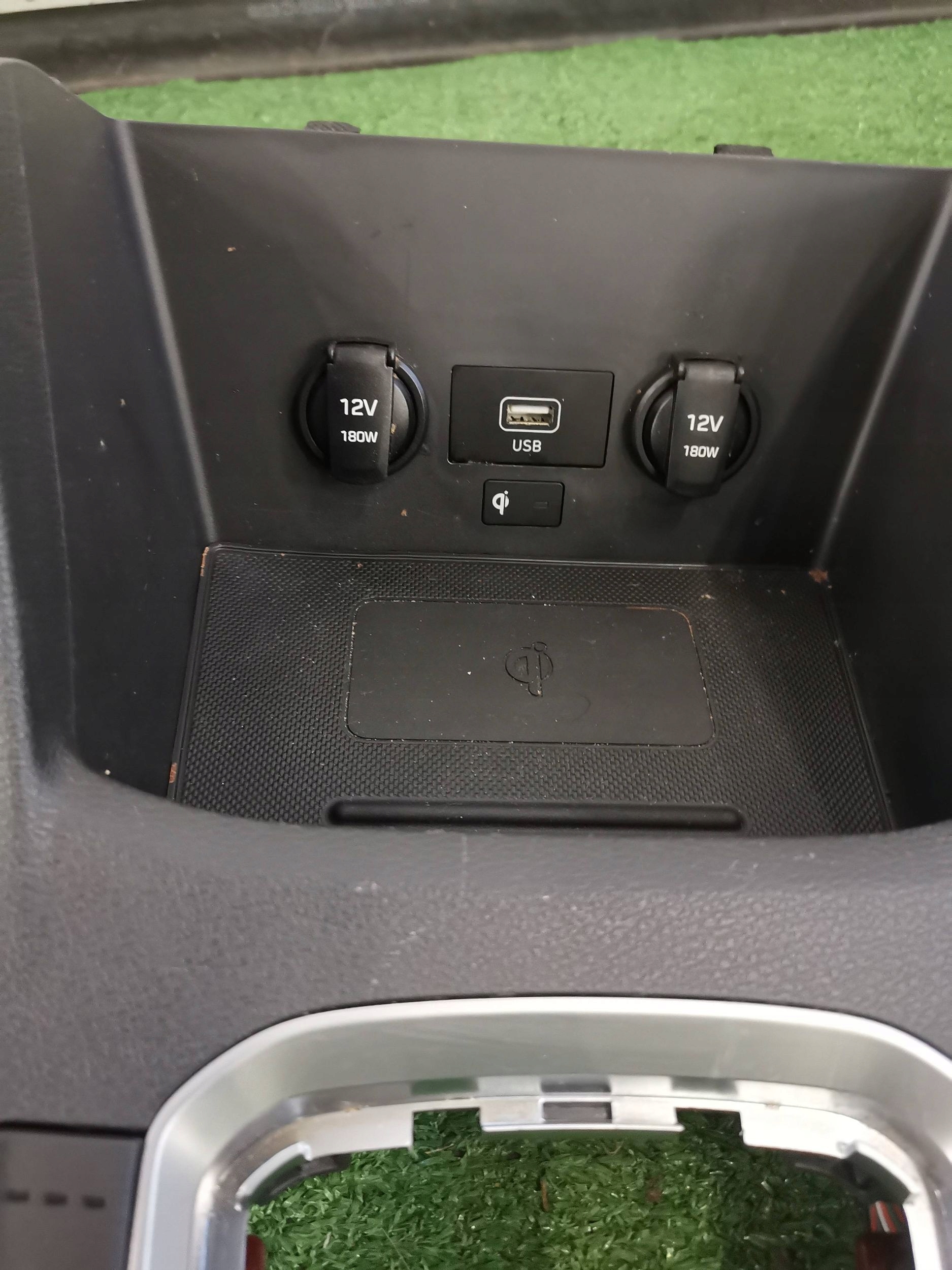 HYUNDAI I30 III OSŁONA LEWARKA ŁADOWARKA USB 84651-G4AA0 Marka Hyundai