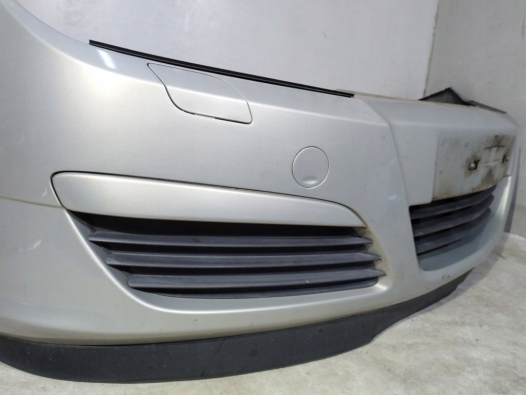 Opel Astra III H 3 nárazník předek přední Z167