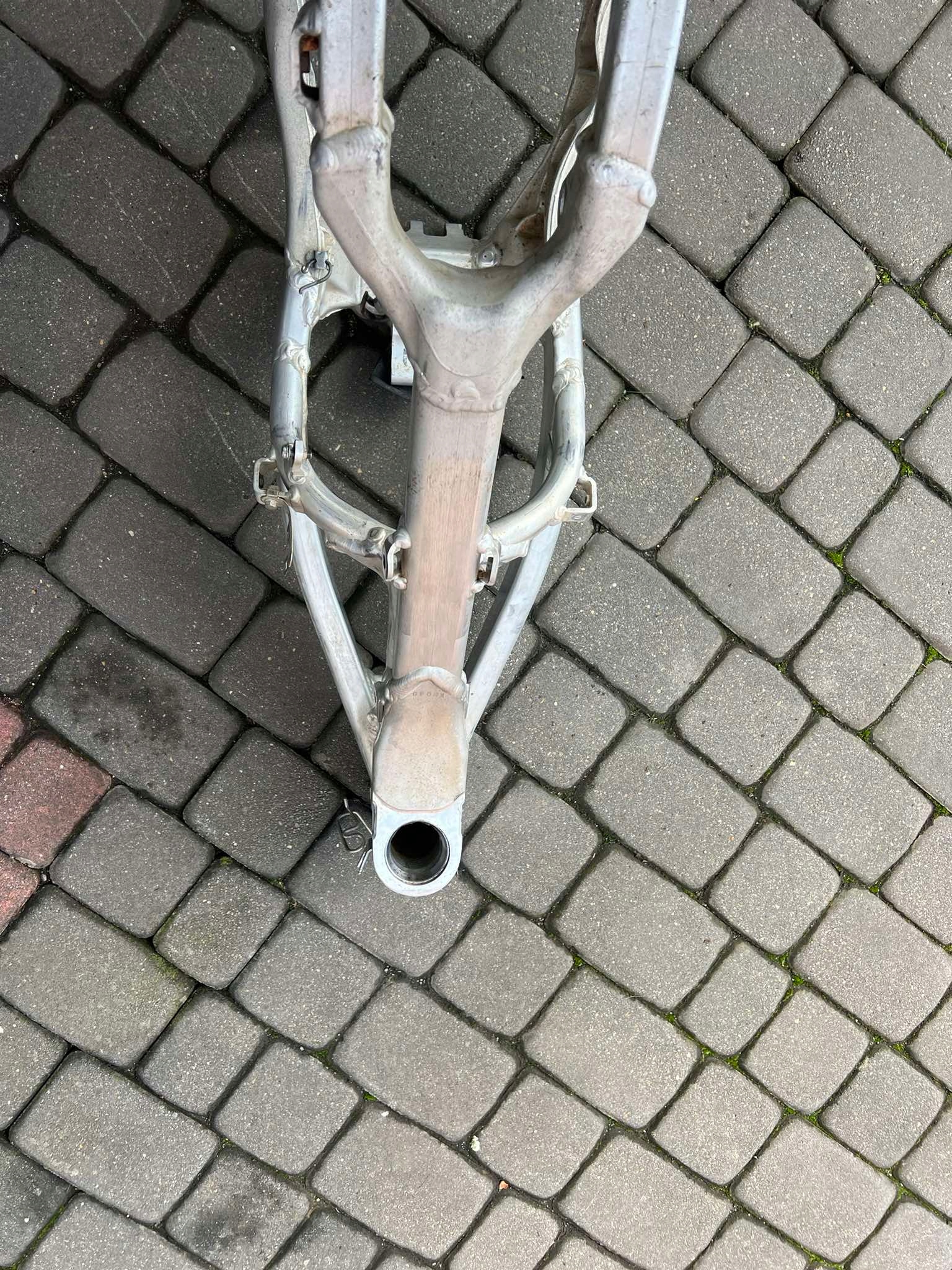 Alt