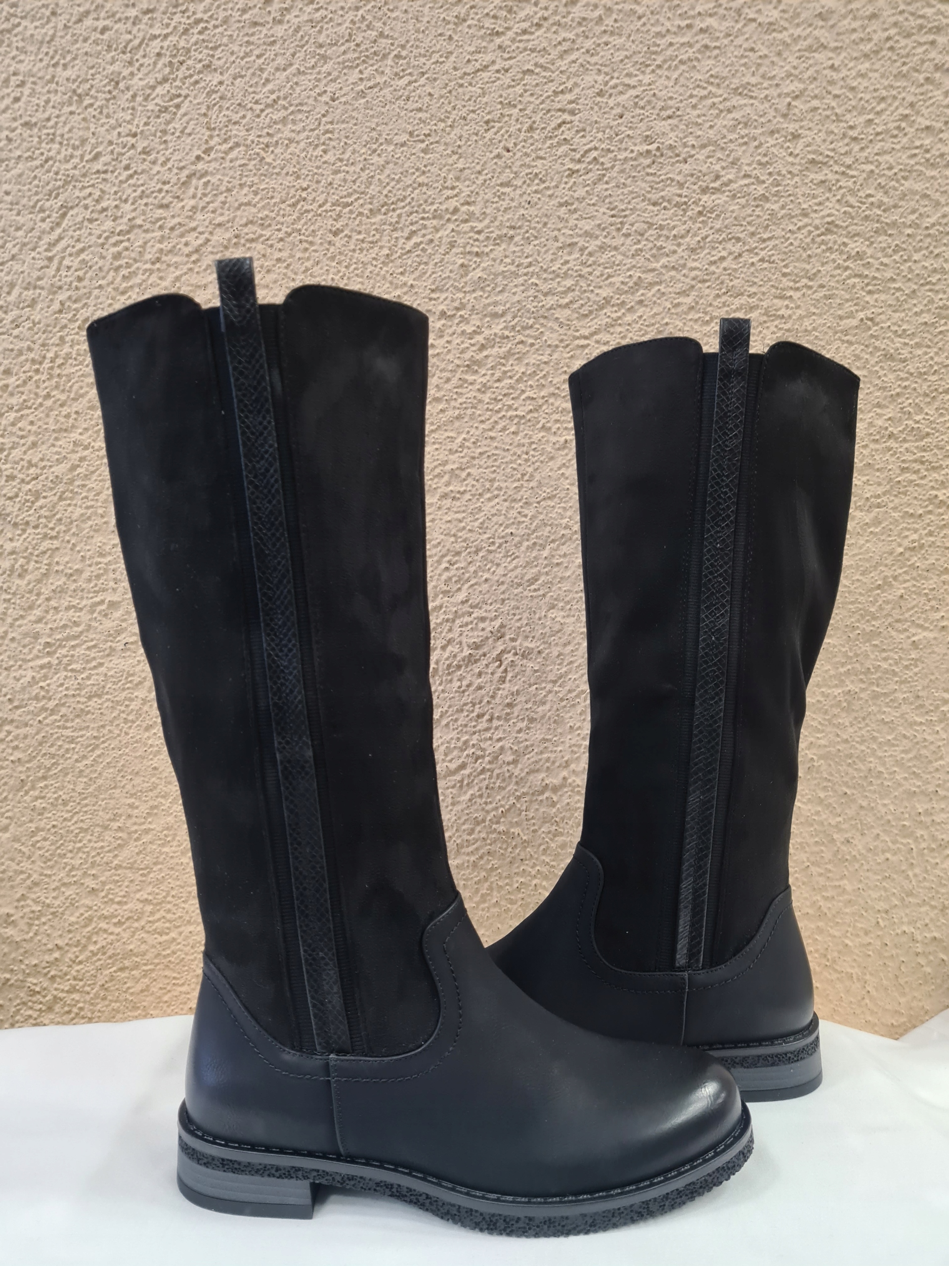 KOZAKI CZARNE PŁASKIE ZAMSZ+MAT SUPER ME R.40 Marka inna