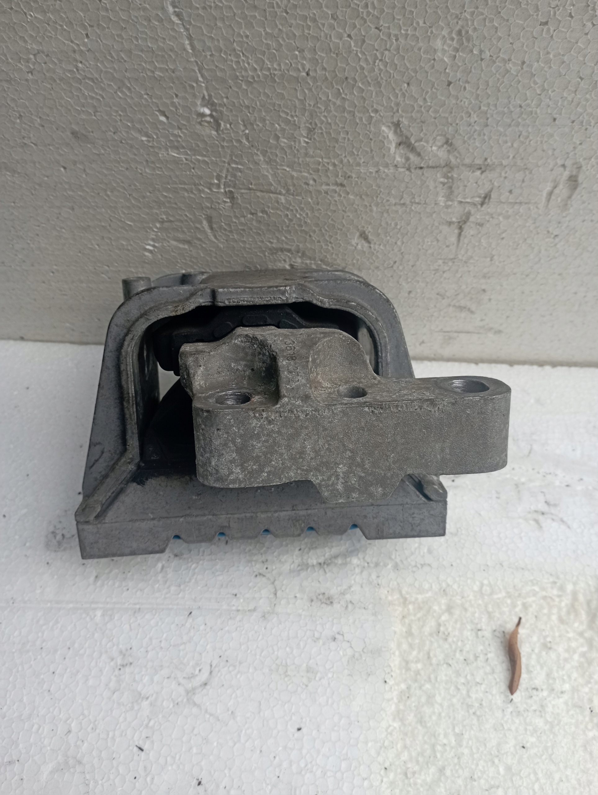 holder engine mount AUDI VW SKODA 1K0199262M