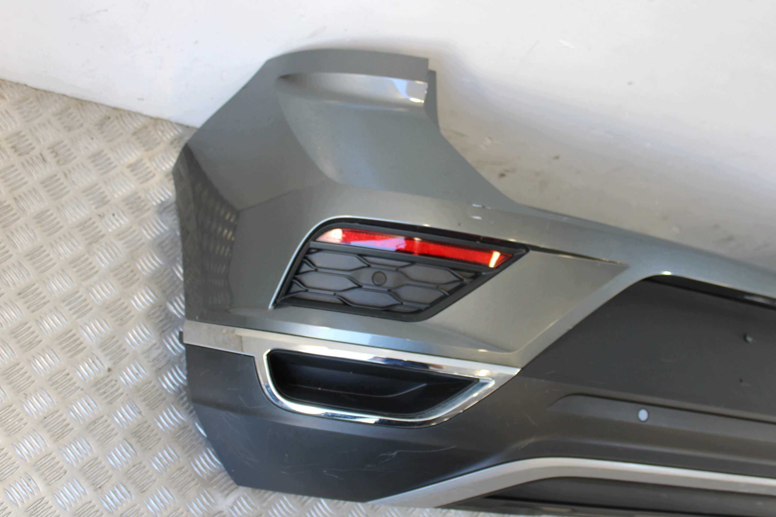 bumper rear part rear complete 4 X PDC VW T-ROC 2GA