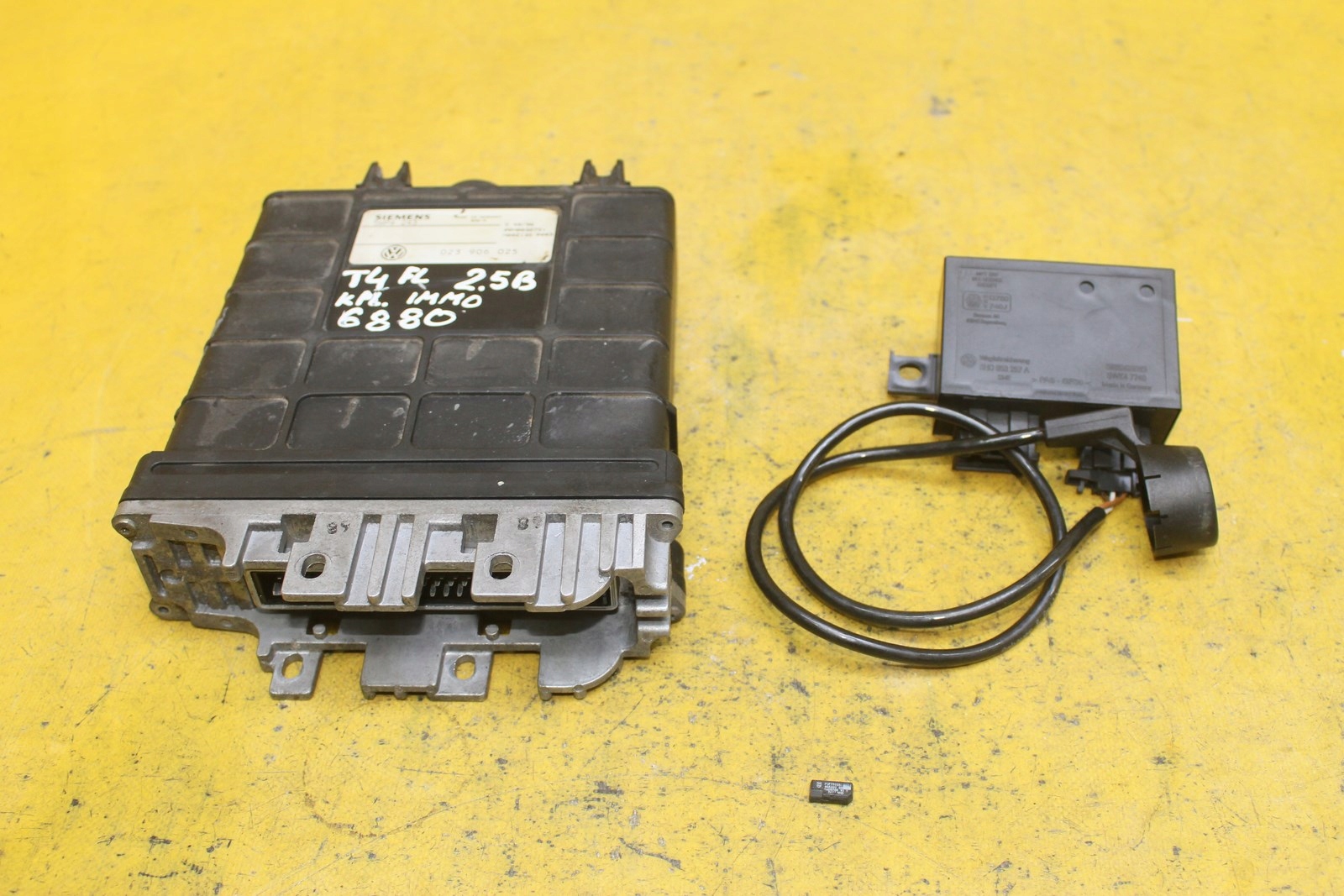 Стартовый комплект IMMO TRANSPORTER T4 FL 023906025