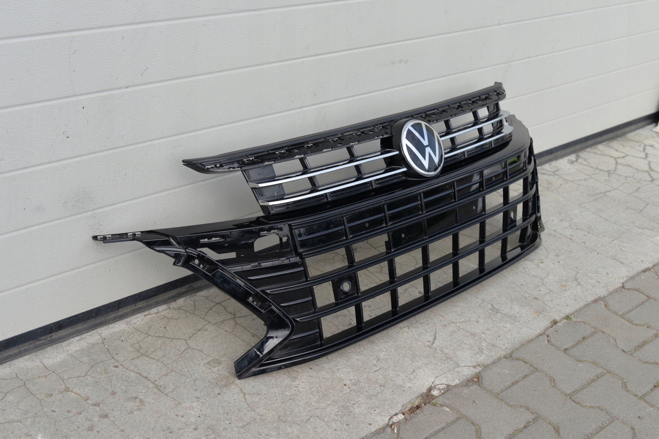 VW ARTEON R-LINE LIFT GRILL ATRAPA CHŁODNICY PRZÓD 3G8853655M Producent części Volkswagen OE