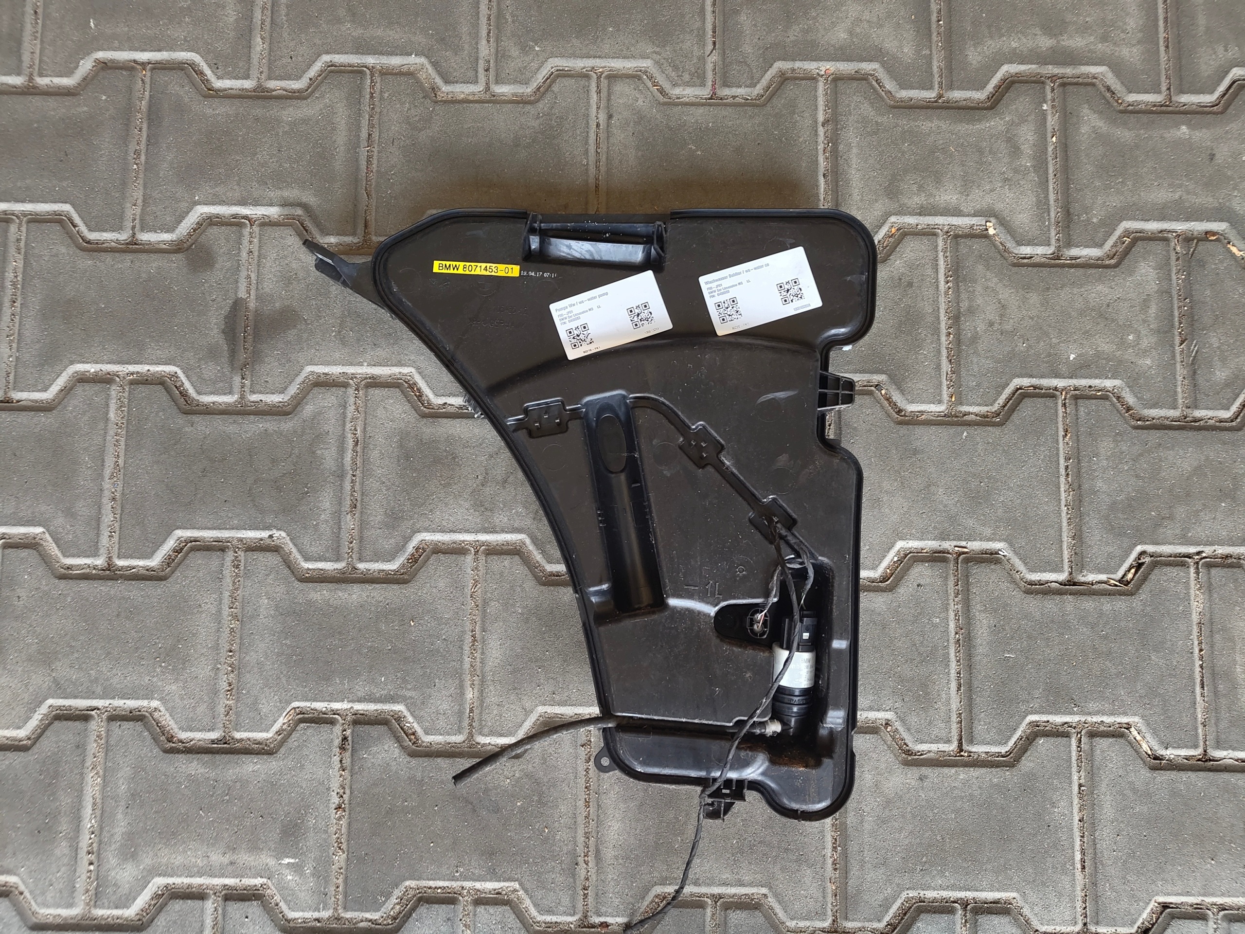 BMW 5 G30 serbatoio LIQUIDO DO LAVAFARI 8071453