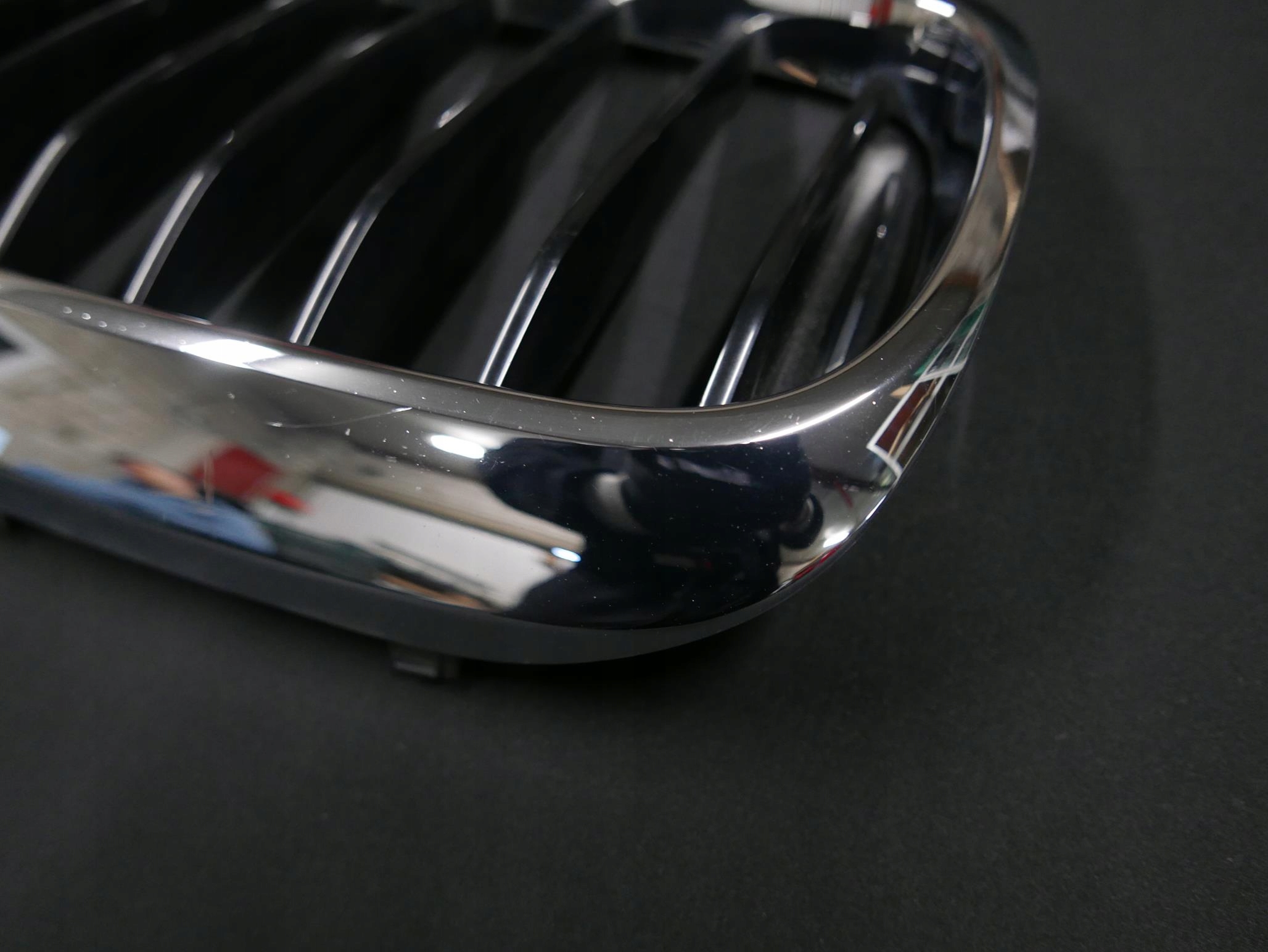 BMW G30 G31 решетка радиатора ноздря левая