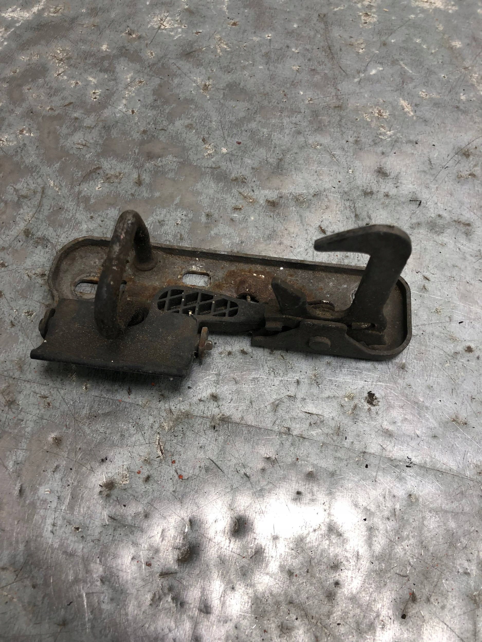 lock RYGIEL bonnets VW GOLF V 1K0823480