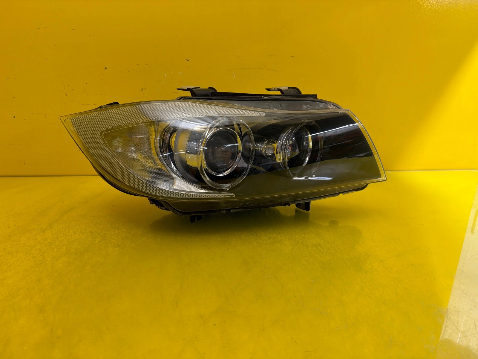 light right BMW 3 E90 E91 Xenon positioning 6942744