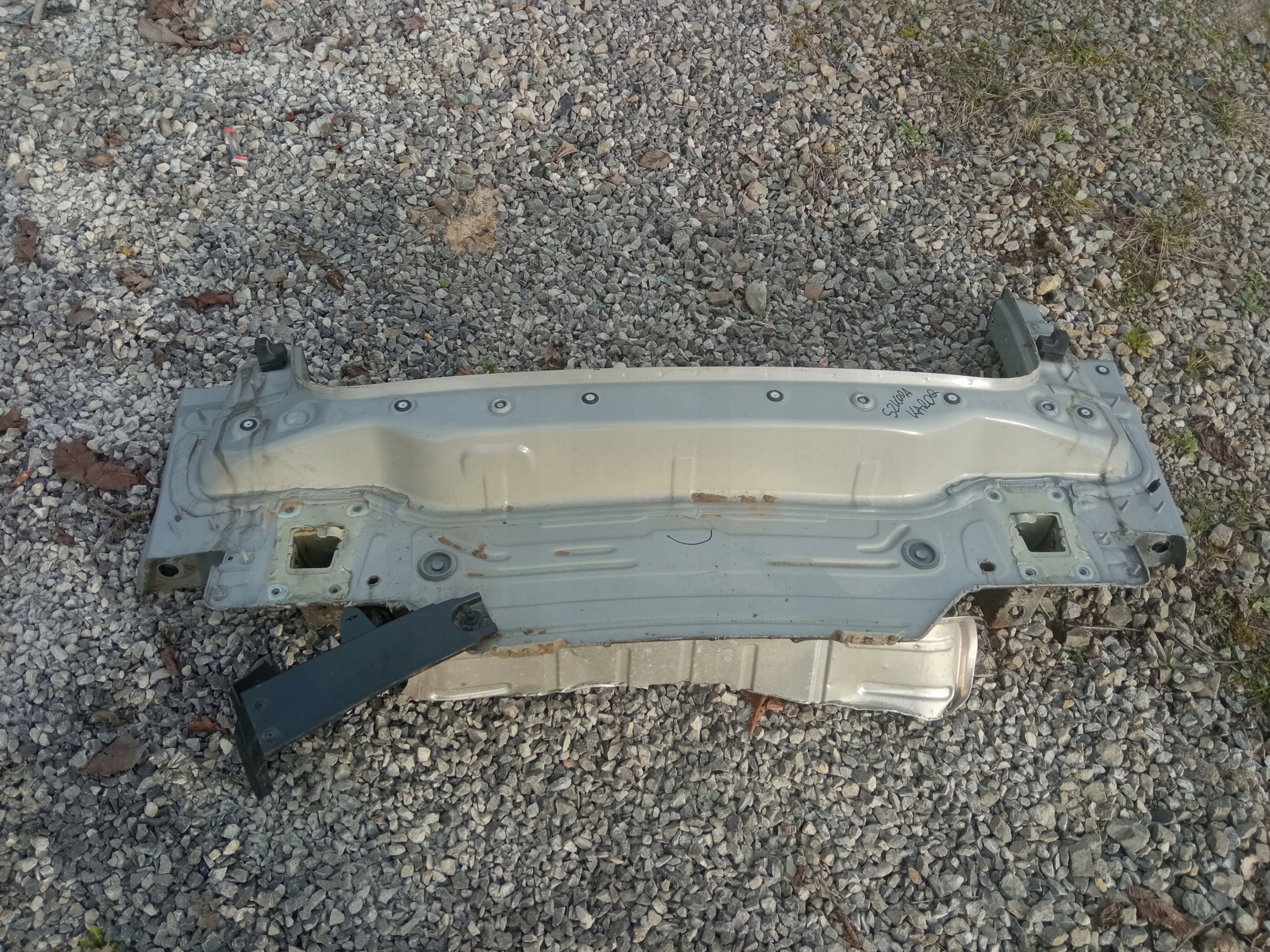 SKODA KAROQ PAS TYLNY