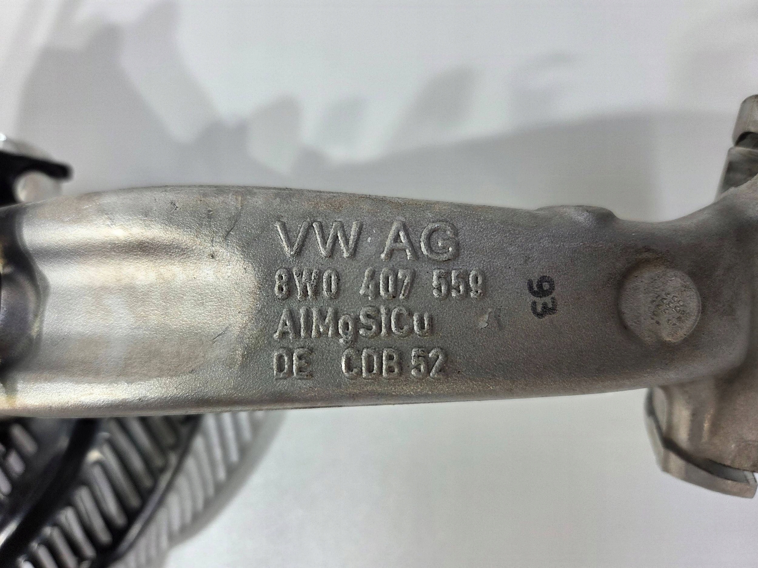 Audi A4 B9 , RS4 , RS5 , A5 8W swing front left 8W0407559 (Z702)