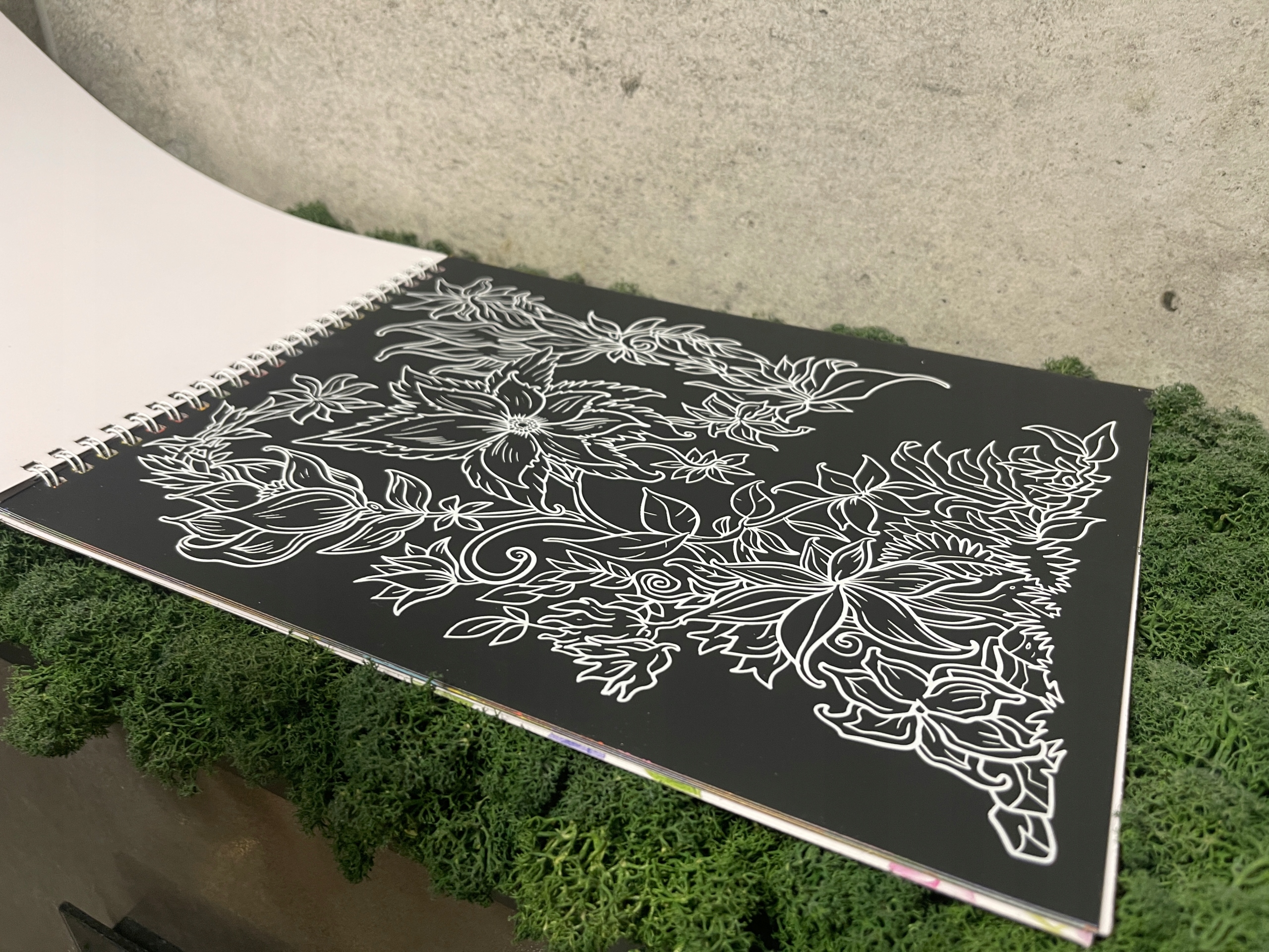 Książeczka do drapania zdrapywanka KWIATY 10k. Materiał papier