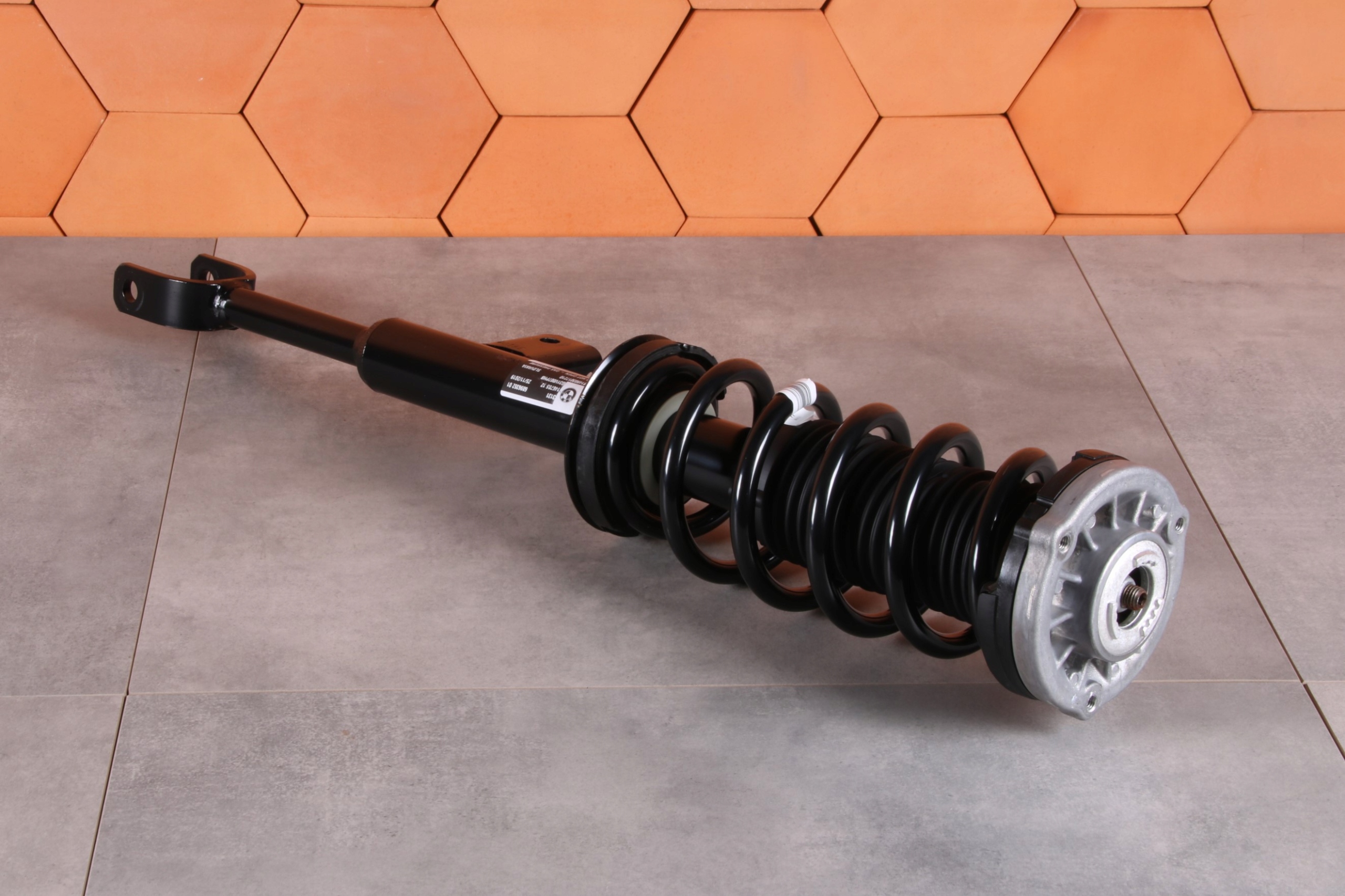 BMW 5 G31 LCI B48X shock absorber right front front 6896352 5324 km !!!
