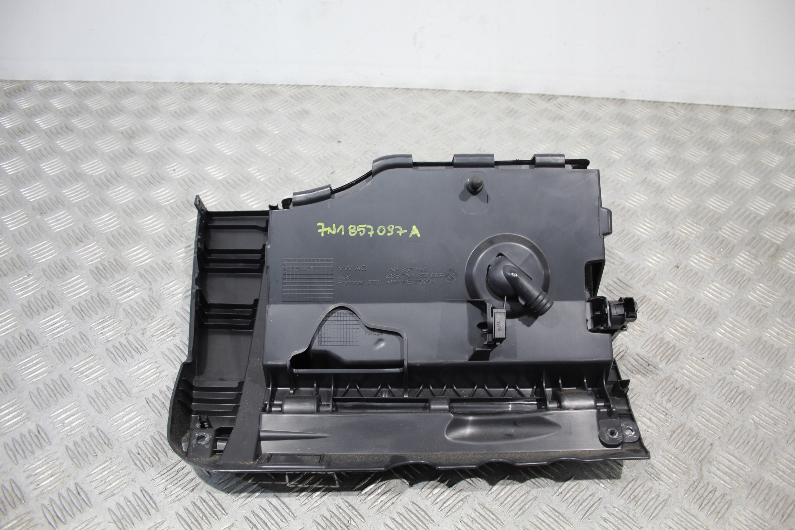 passenger compartment consoles VW SHARAN II 2 7N0 7N 7N1857097A