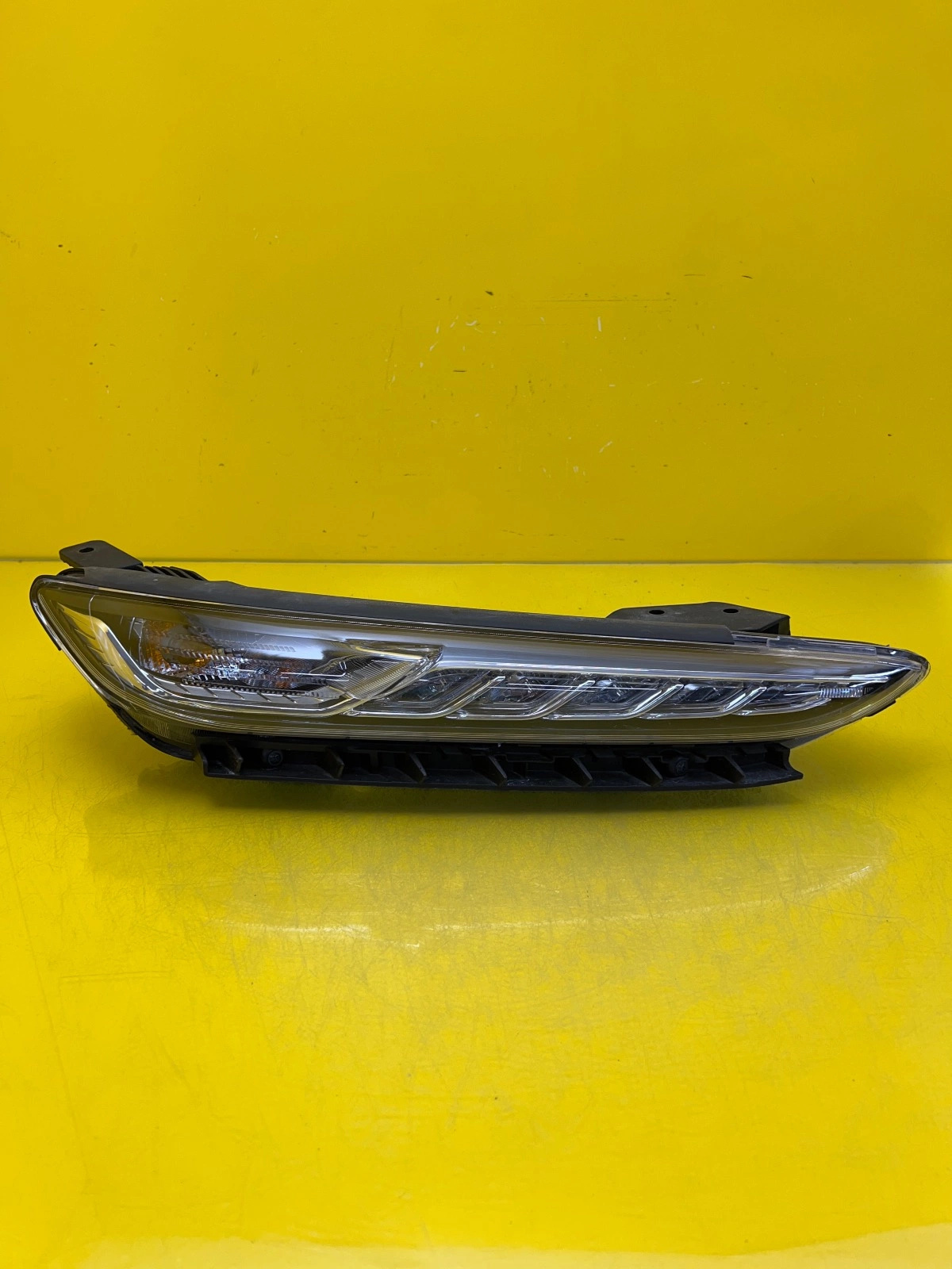 light right front Hyundai Kona and 17-20 upper Led