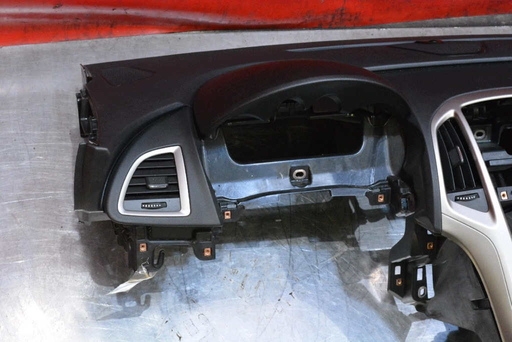 dashboard instrument panel console cockpit airbag EU OPEL ASTRA 4 IV J 09-12