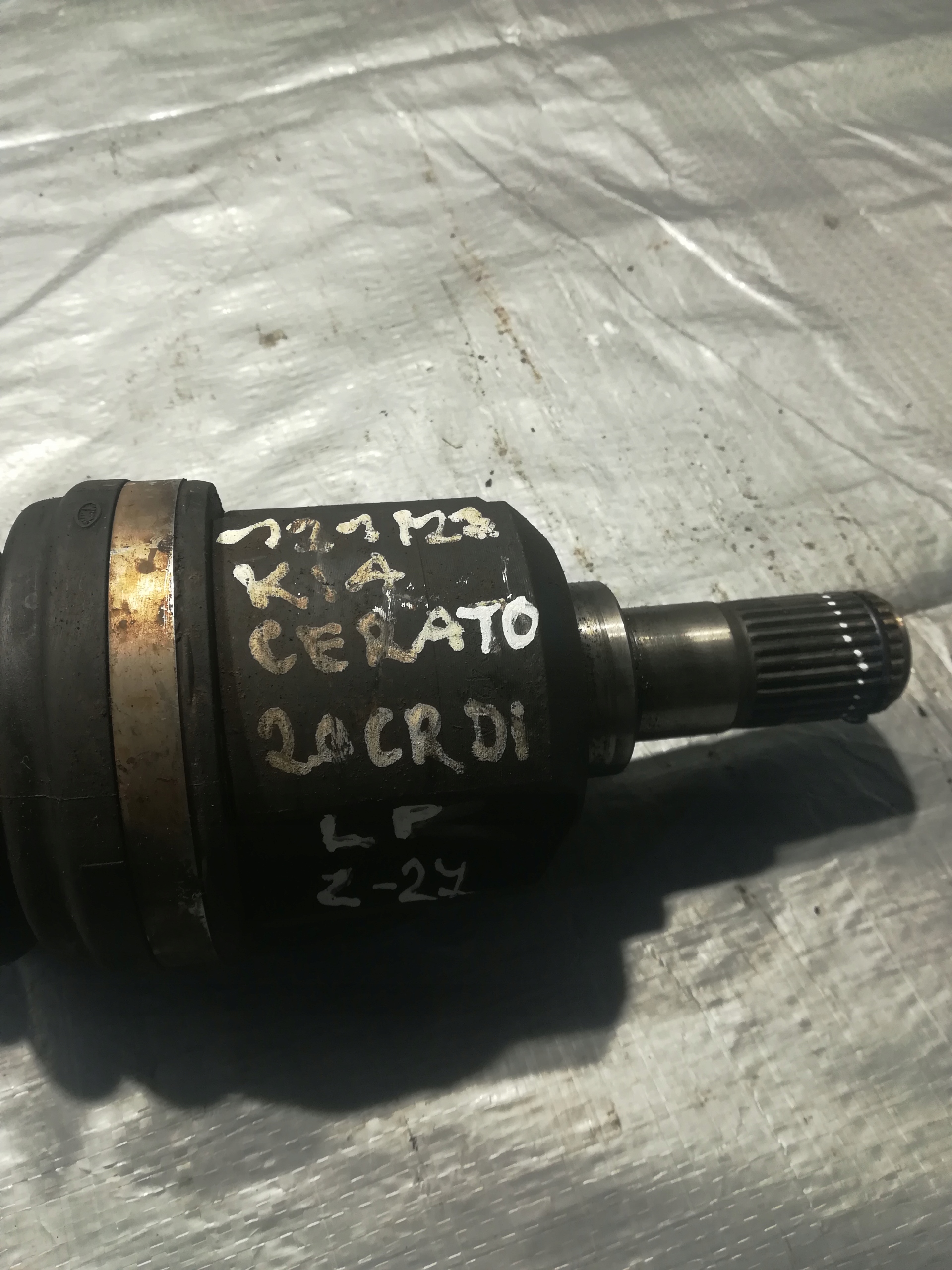 KIA CERATO and 2.0 CRDI semi-axis left front 04R