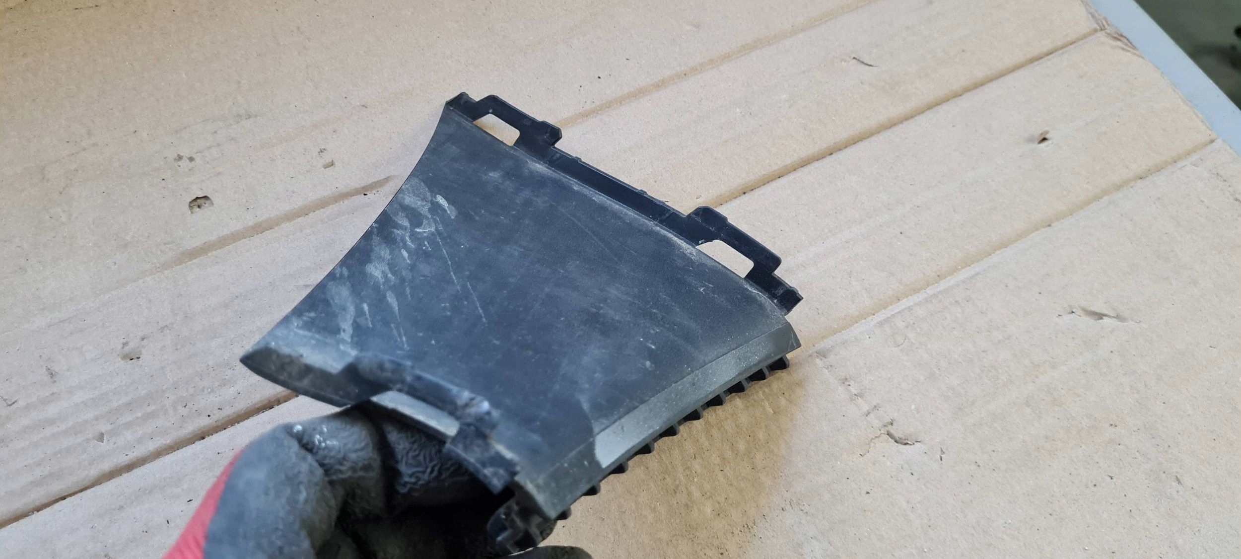 A6 C8 4K support bracket intake of a bumper left front 4K0121763A