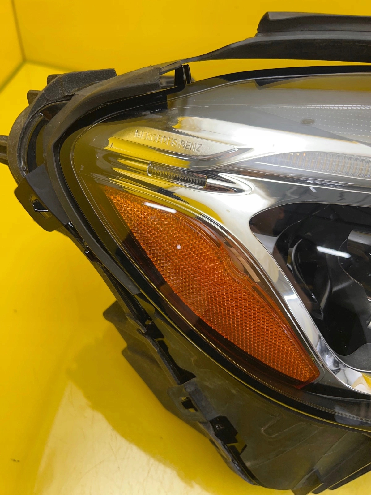 light right front Mercedes GLC W253 USA A2539066201
