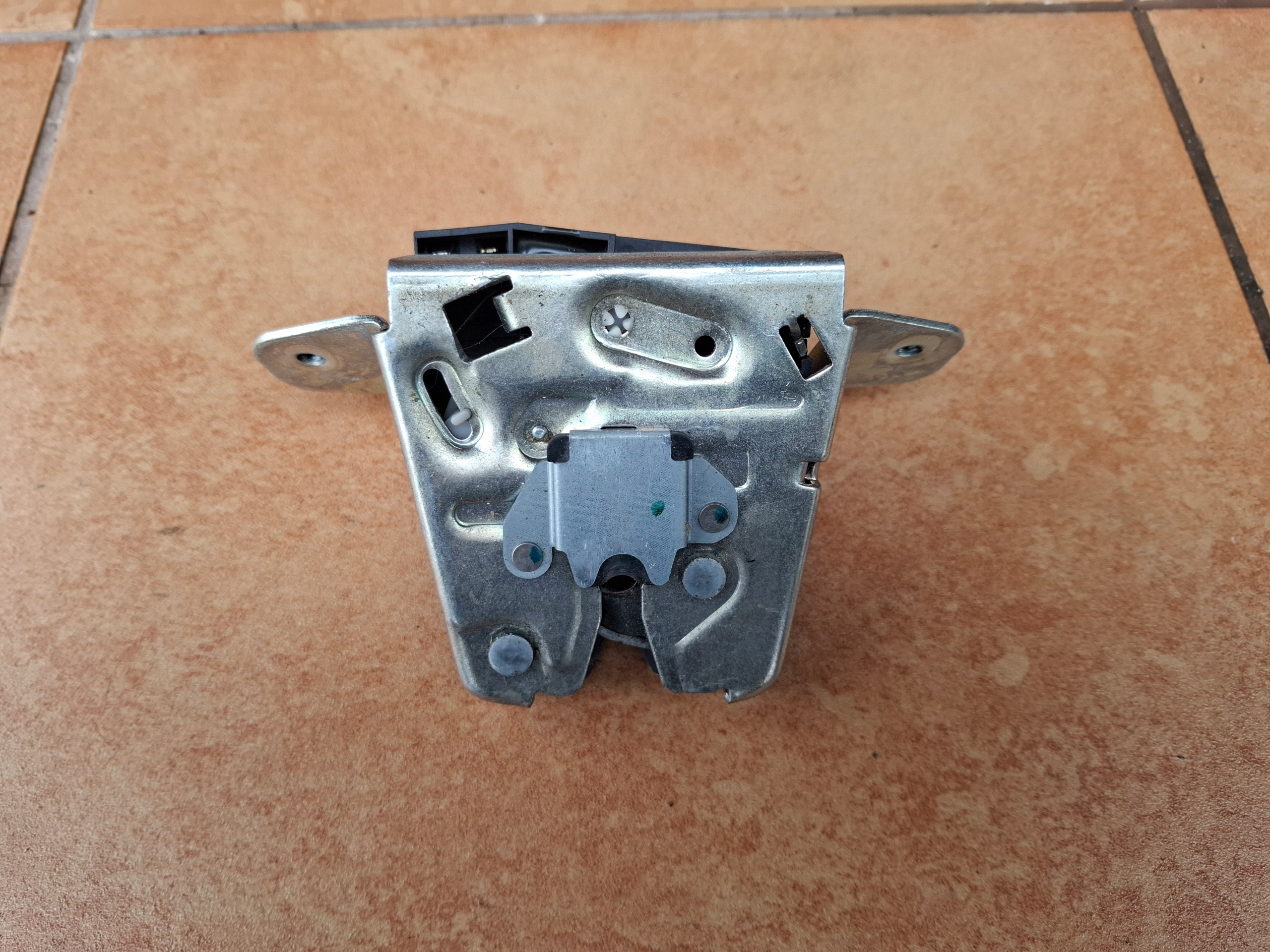 lock bonnet rear part MERCEDES GLK X204 A2047400535