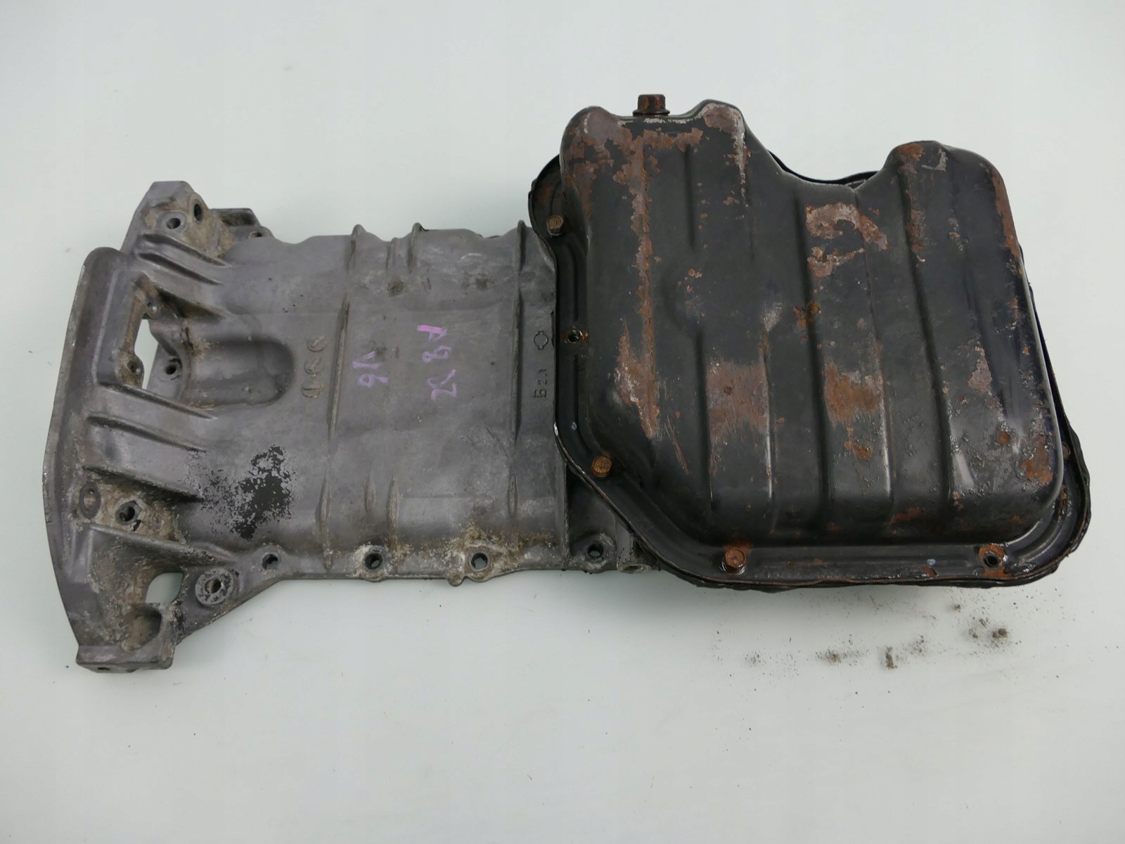 AUDI A8 D2 2.8 V6 Ölwanne DUZA MALA