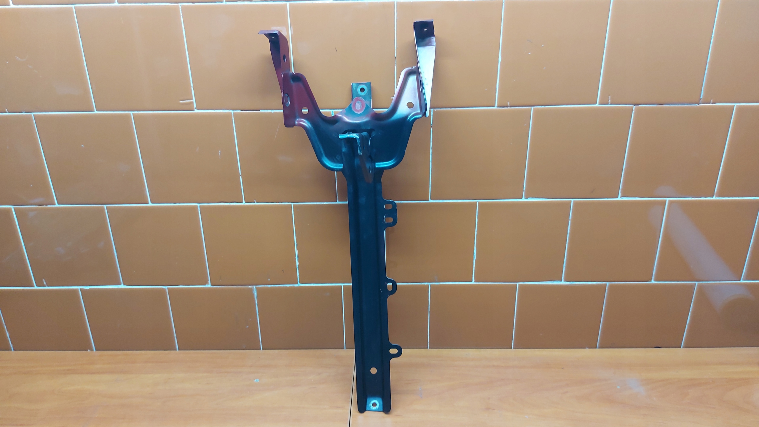 console bar, wall front front TOYOTA CHR C-HR 16