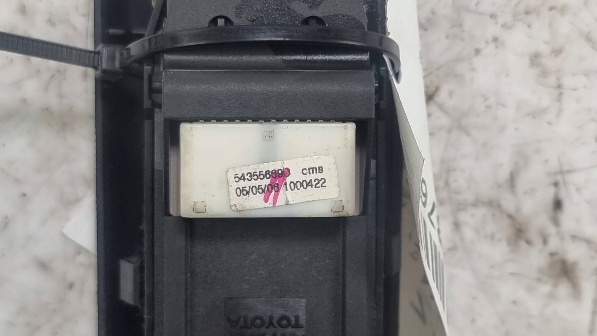 button 84820-0F040 TOYOTA COROLLA VERSO