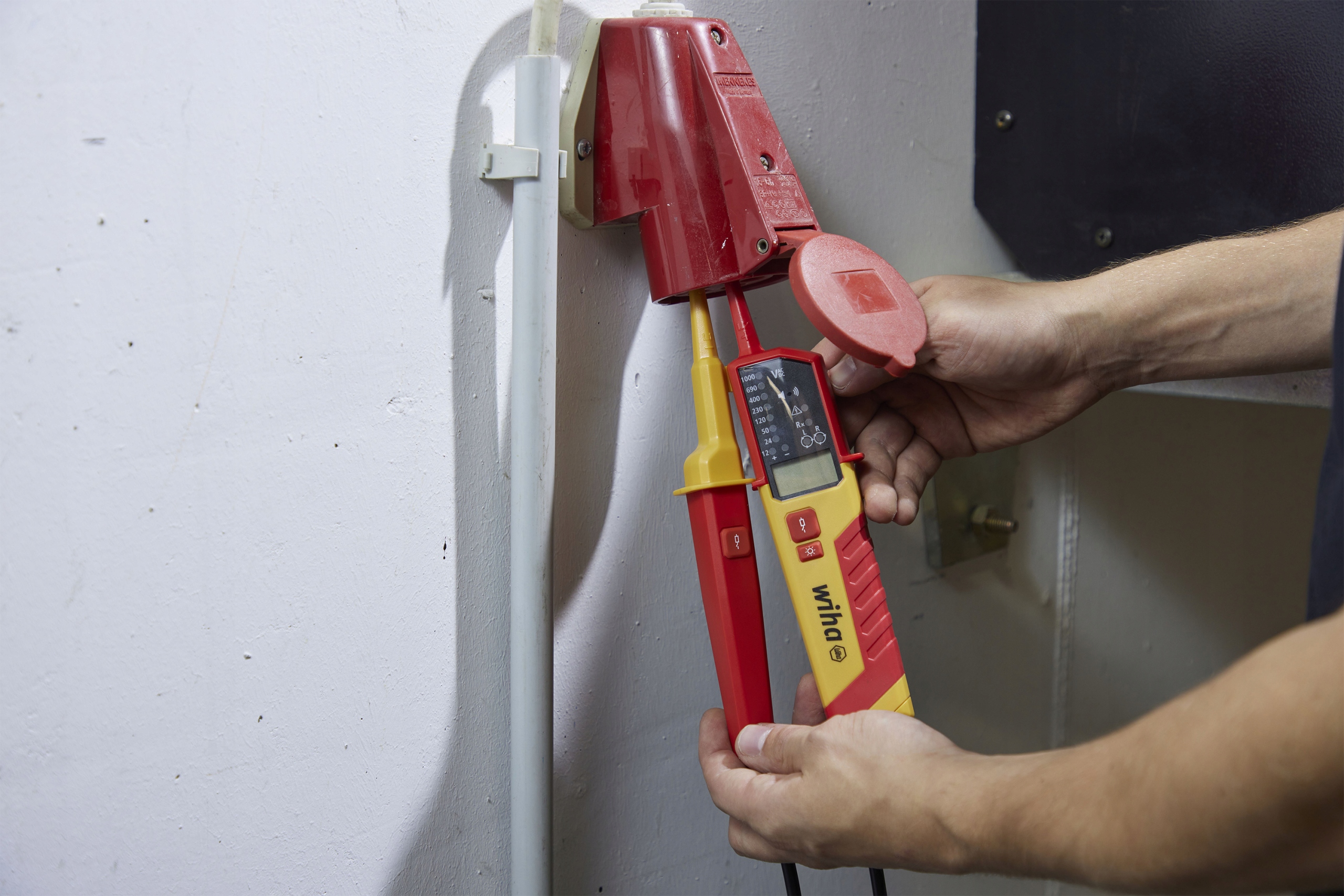 WIHA TESTER NAPIĘCIA I CIĄGŁOŚCI OBWODU 0,5-1000V AC CAT IV 45217 EAN (GTIN) 4010995452179