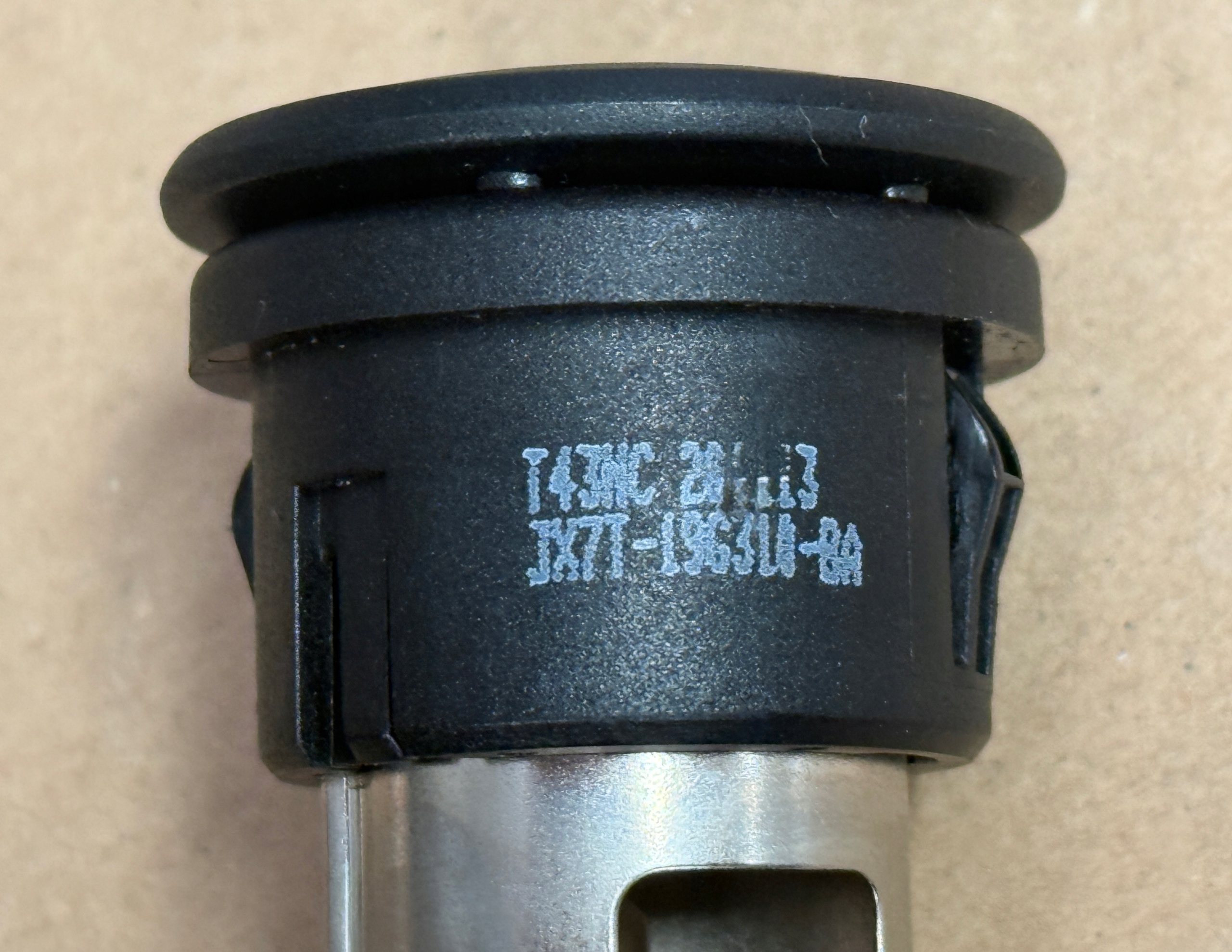 FORD adapter 12V JX7T19G310BA