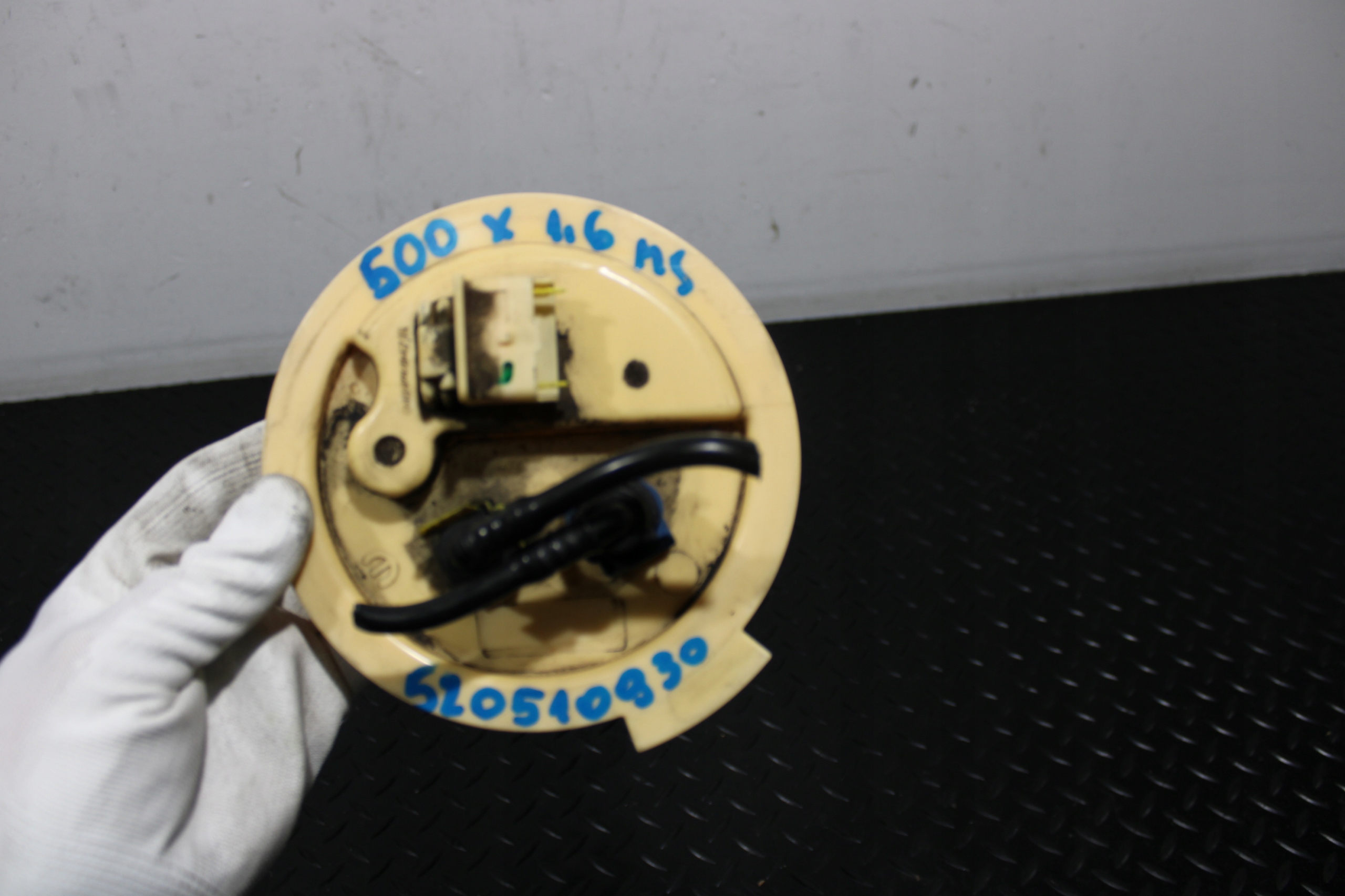 fuel pump FIAT 500X CROSS 00520510930