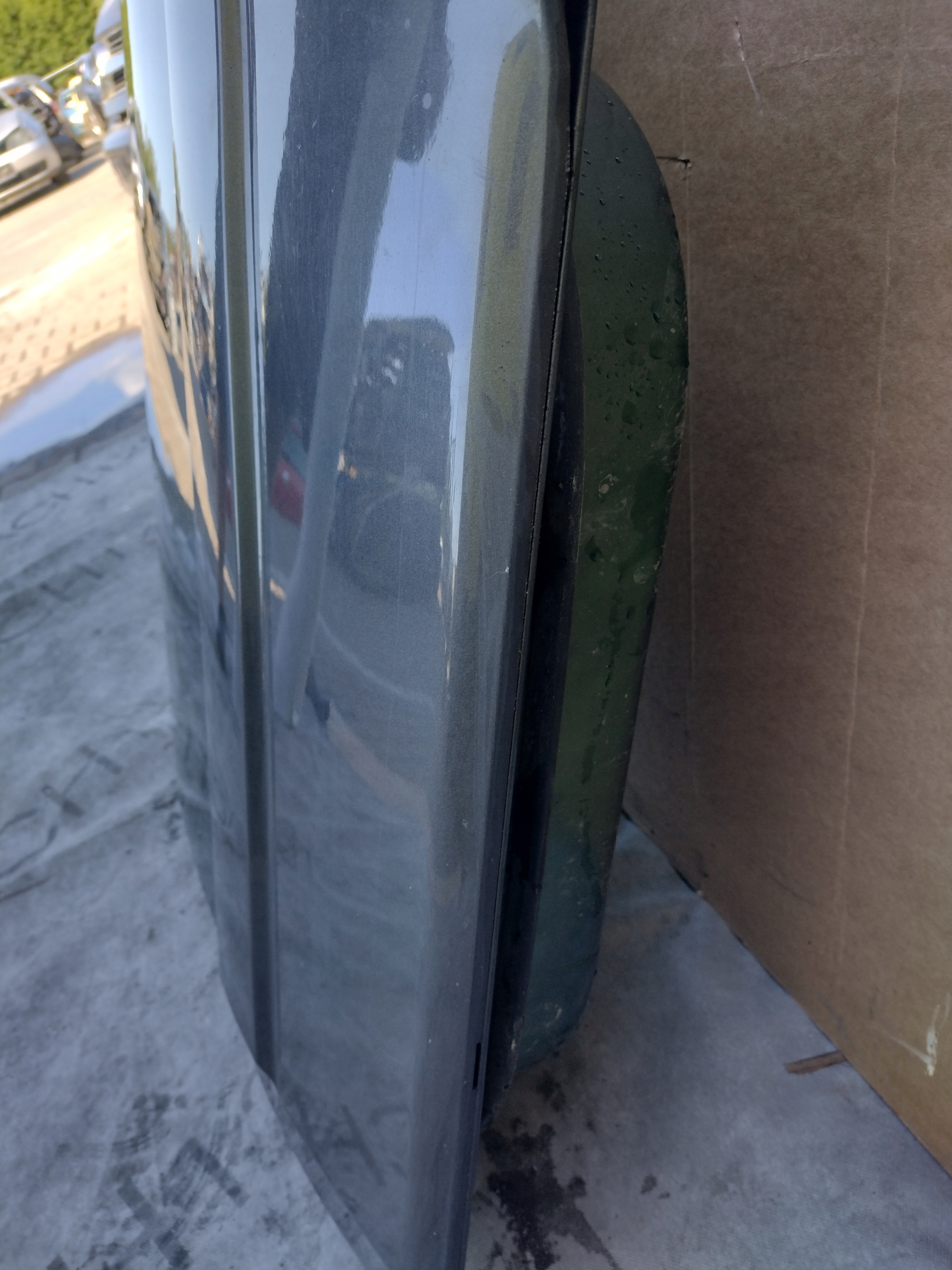 KIA SORENTO and 2003R door left rear part moulding
