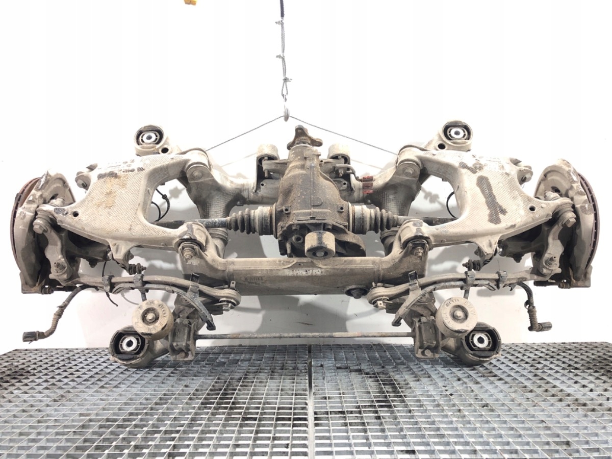 TYLNA BELKA BMW 5 F10 2.0D SEDAN 7584444 Producent części OEM