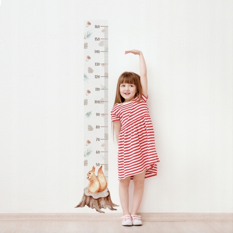 MIARKA WZROSTU NAKLEJKA NA ŚCIANĘ WIEWIÓRKA LAS Marka YokoDesign