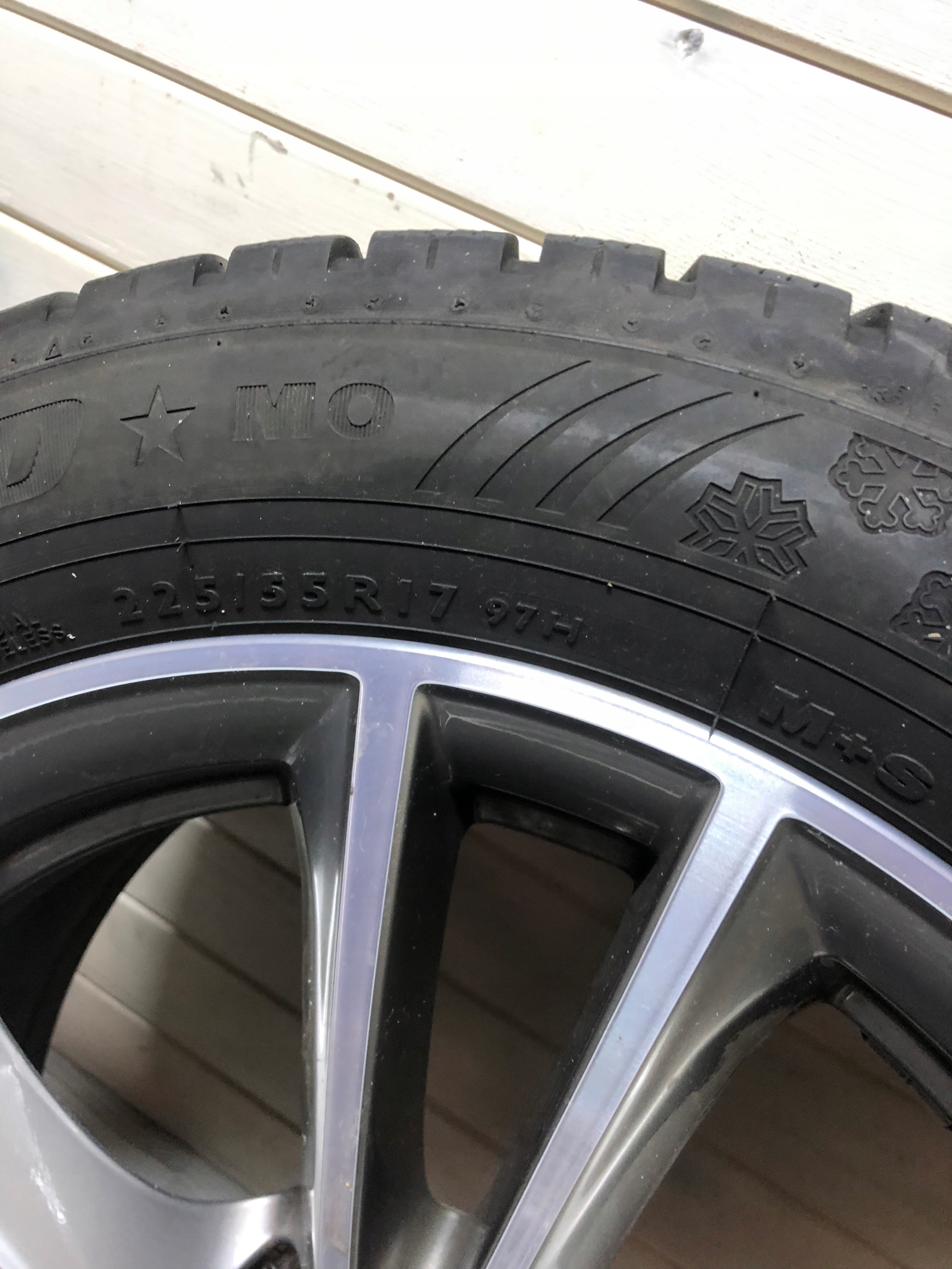 BMW 5 G30 G31 ZIMA 631 17" wheels discs