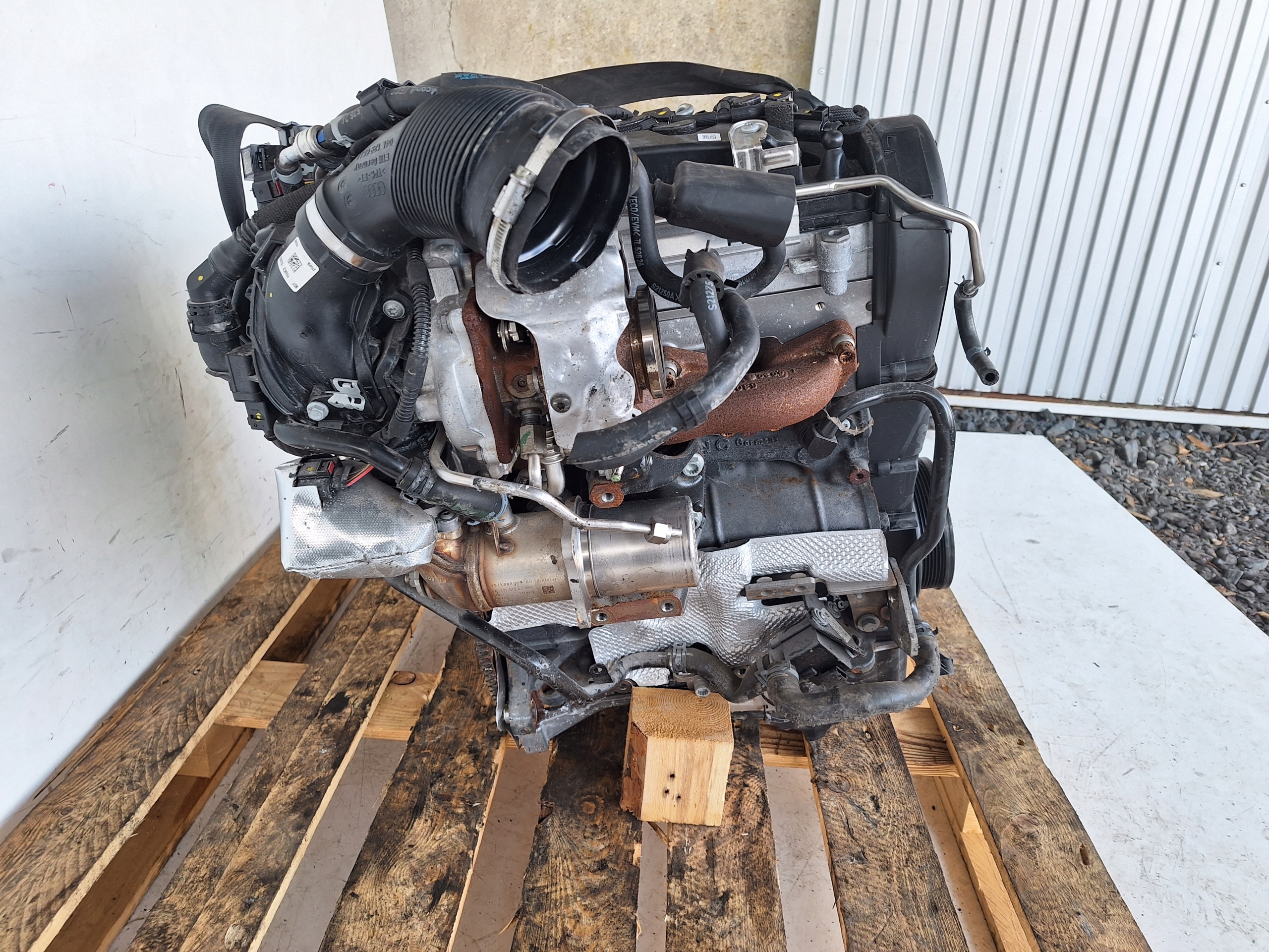 AUDI A4 B9 8W engine 2.0 TDI DET DETA 190KM